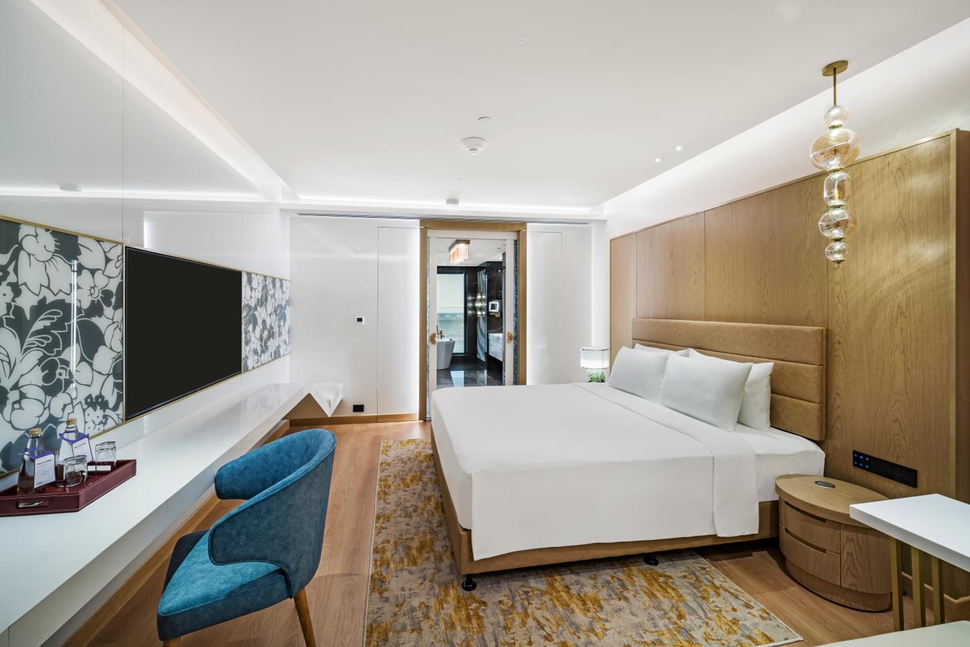 Junior Suite King Room