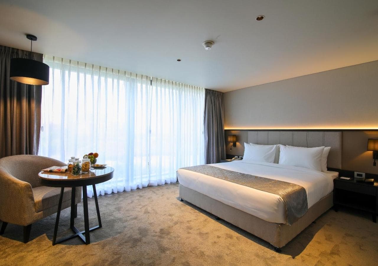 Deluxe King Room