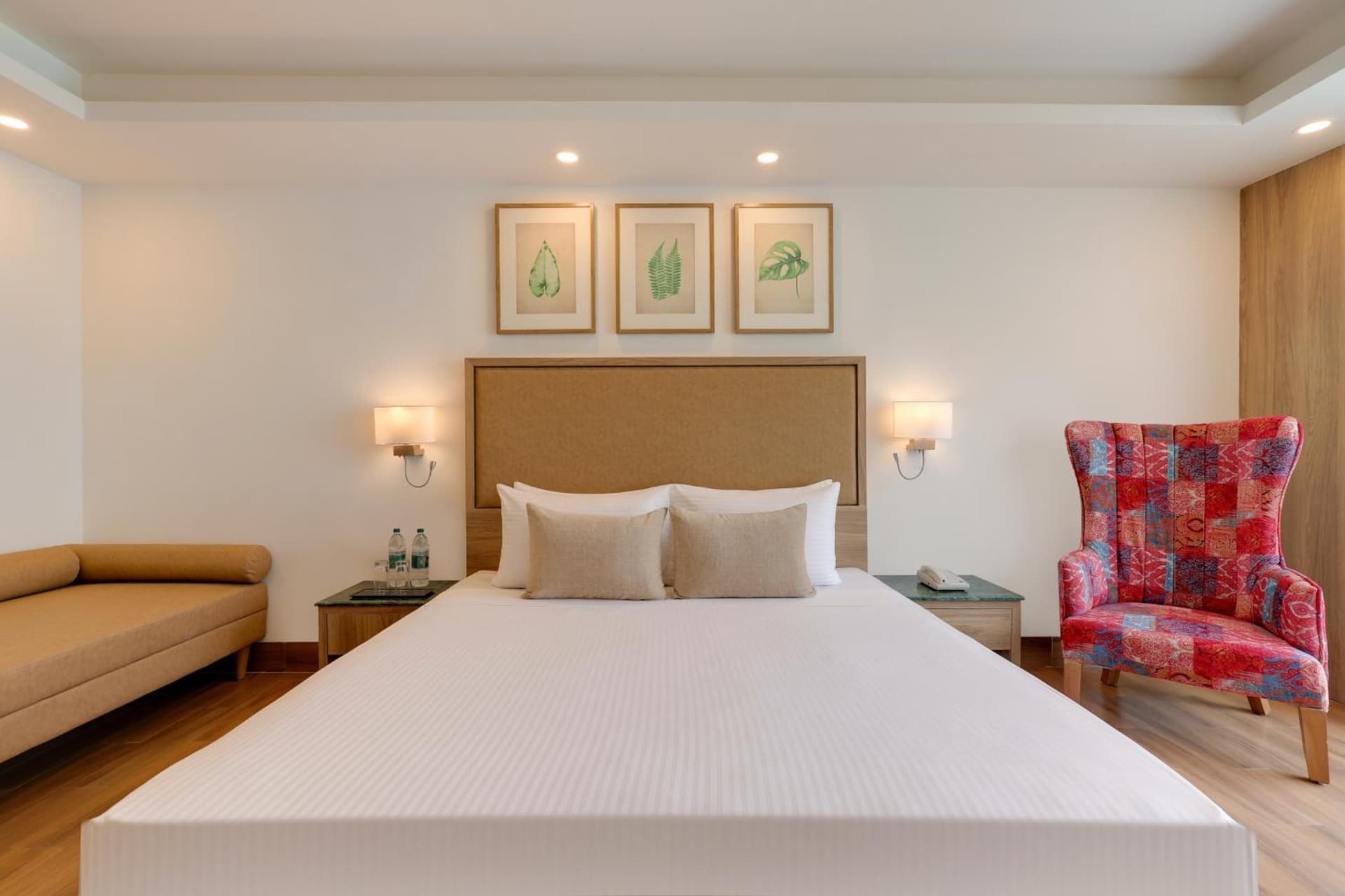 Deluxe King Room (10% off on Food & Soft Beverage services,Complimentary Hi-Tea,15% off on session of Spa