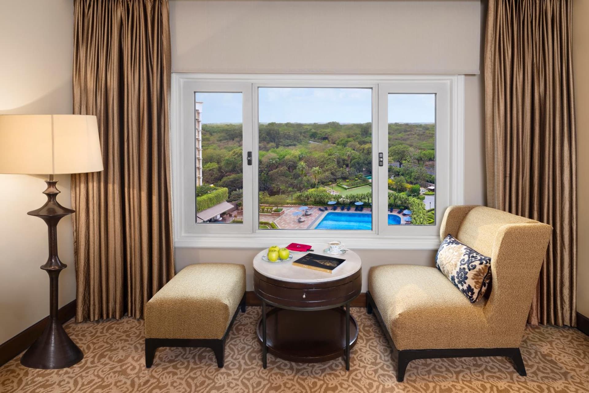 Suite King Pool View Room