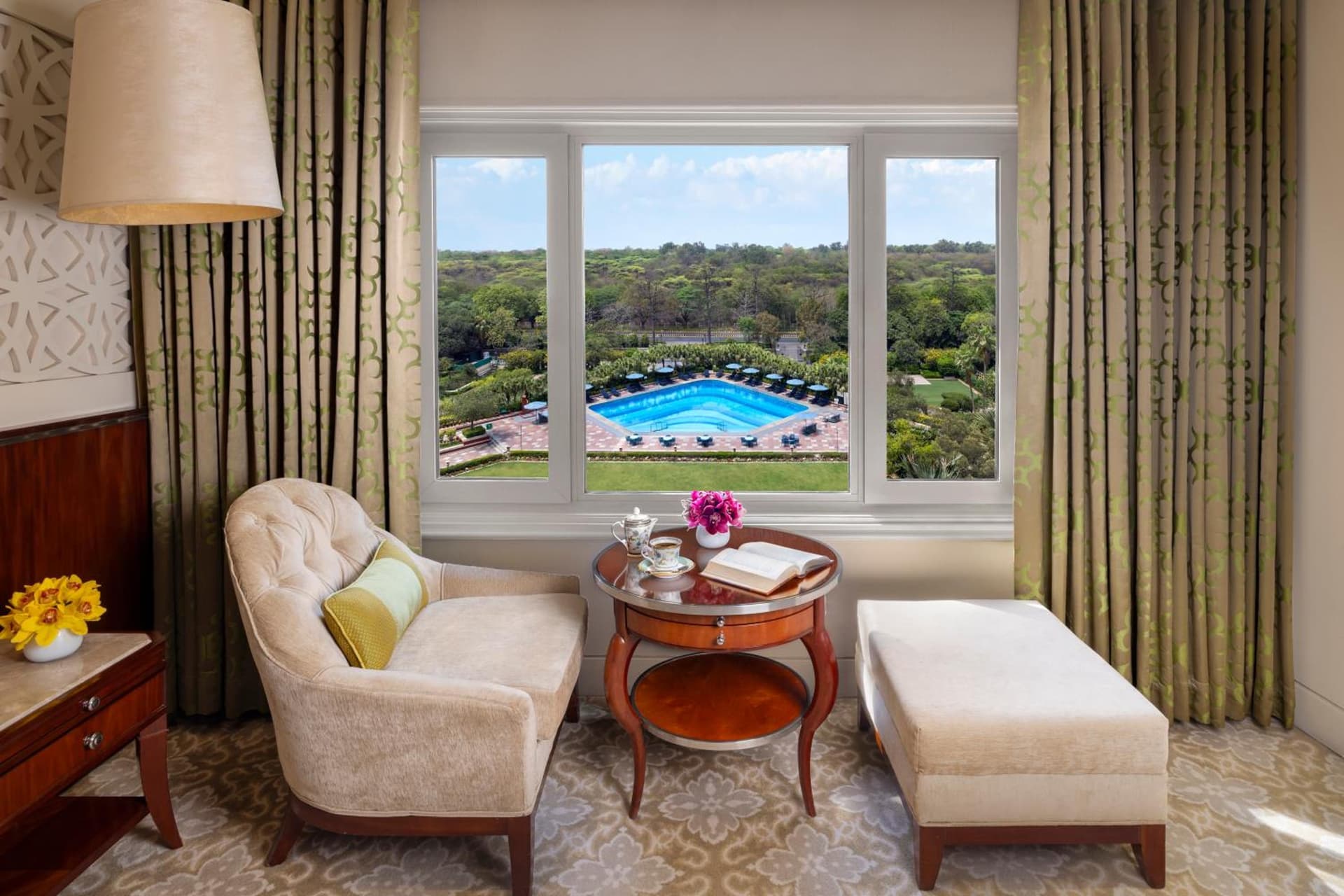 Deluxe King Pool View Room