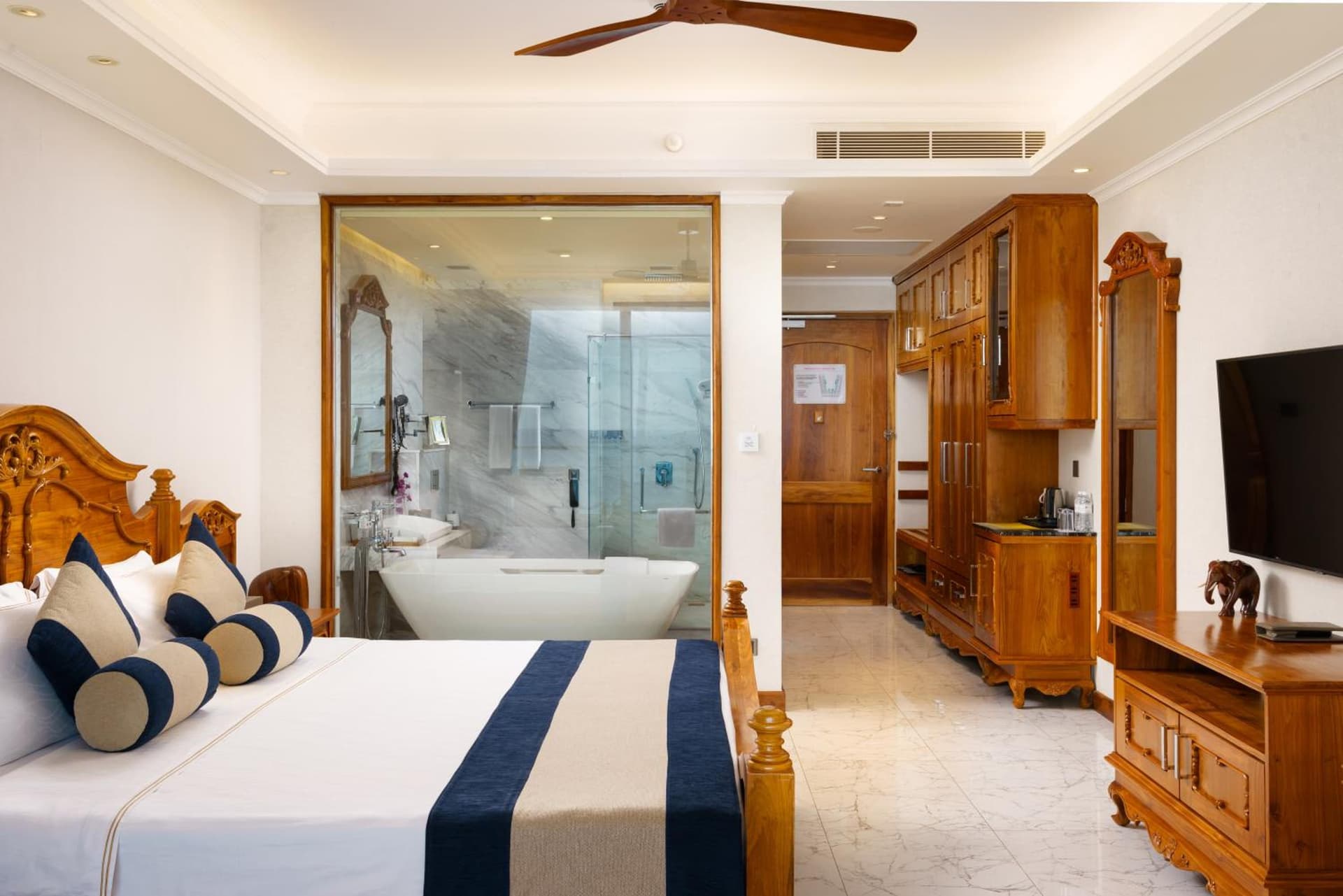 Premier room