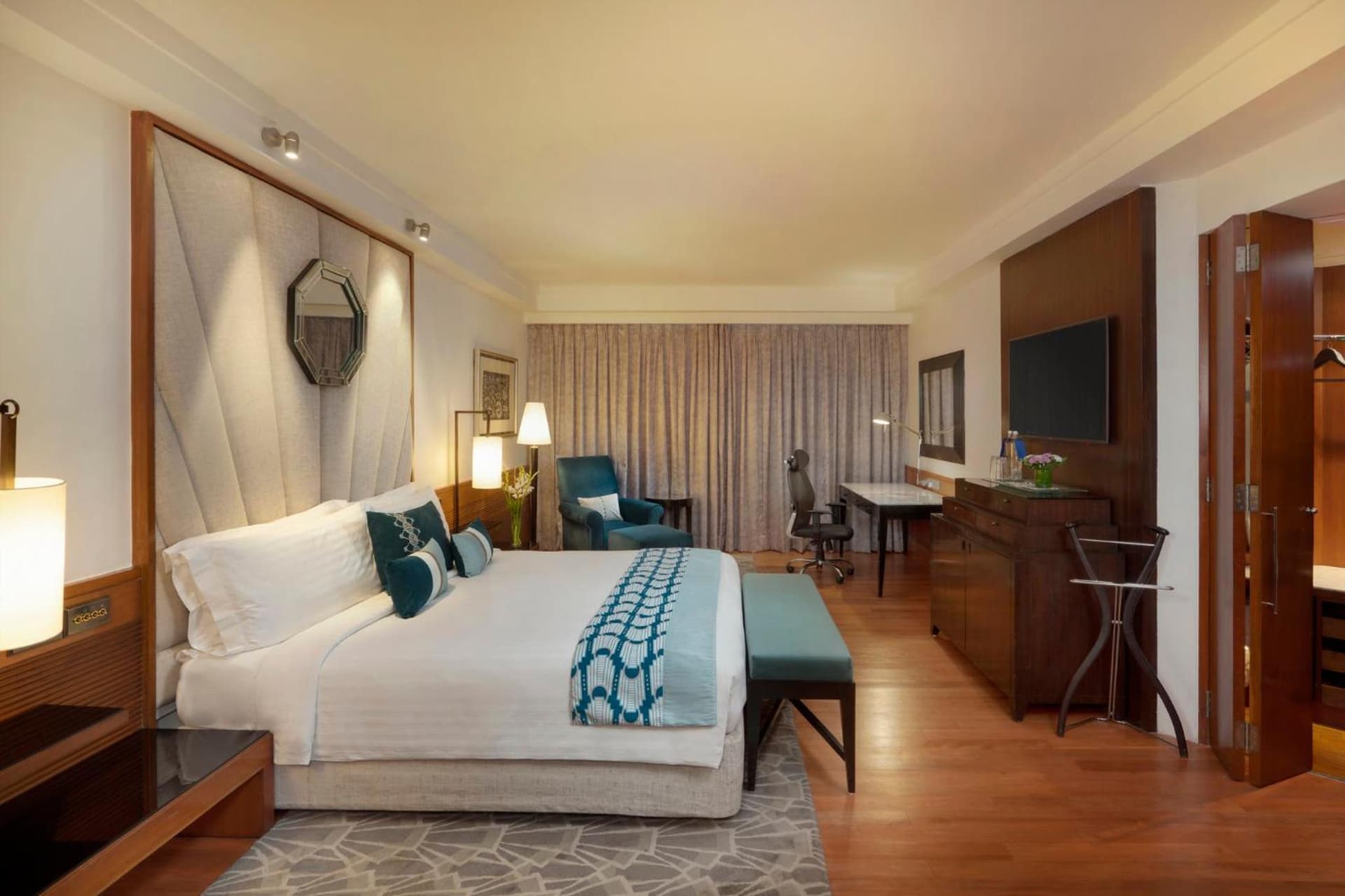 Suite King Room
