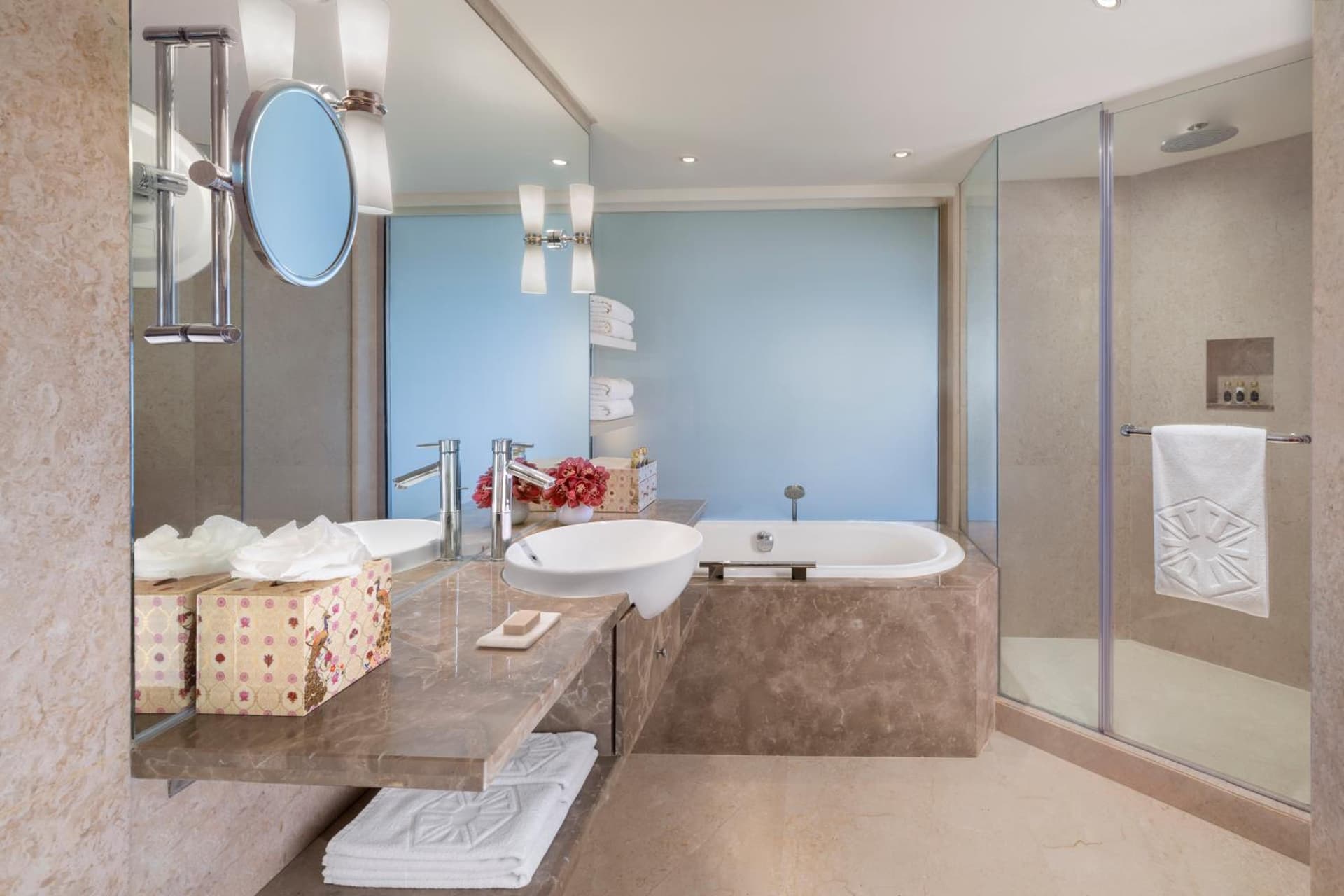 Junior Suite King Room