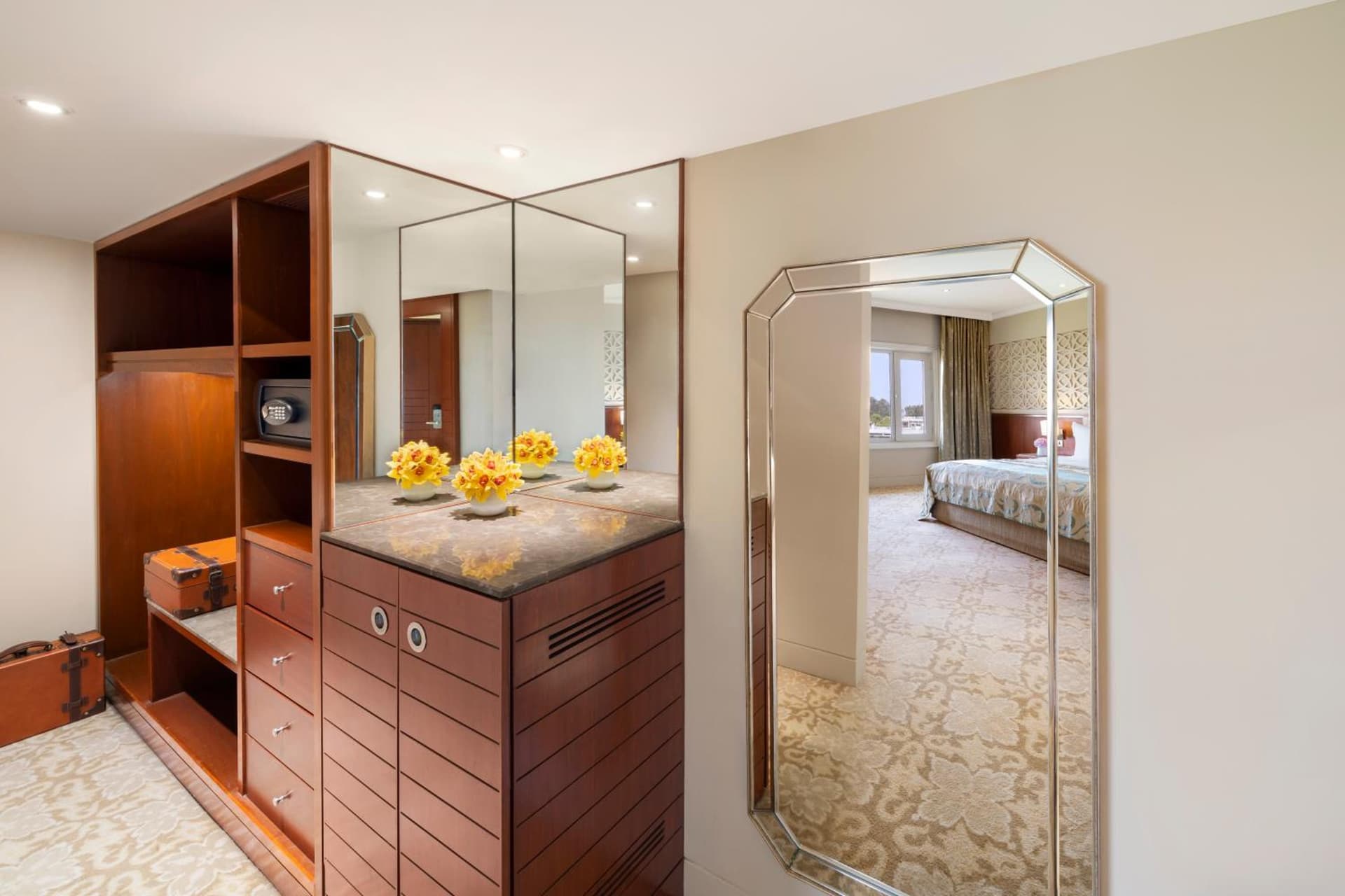 Junior Suite King Room