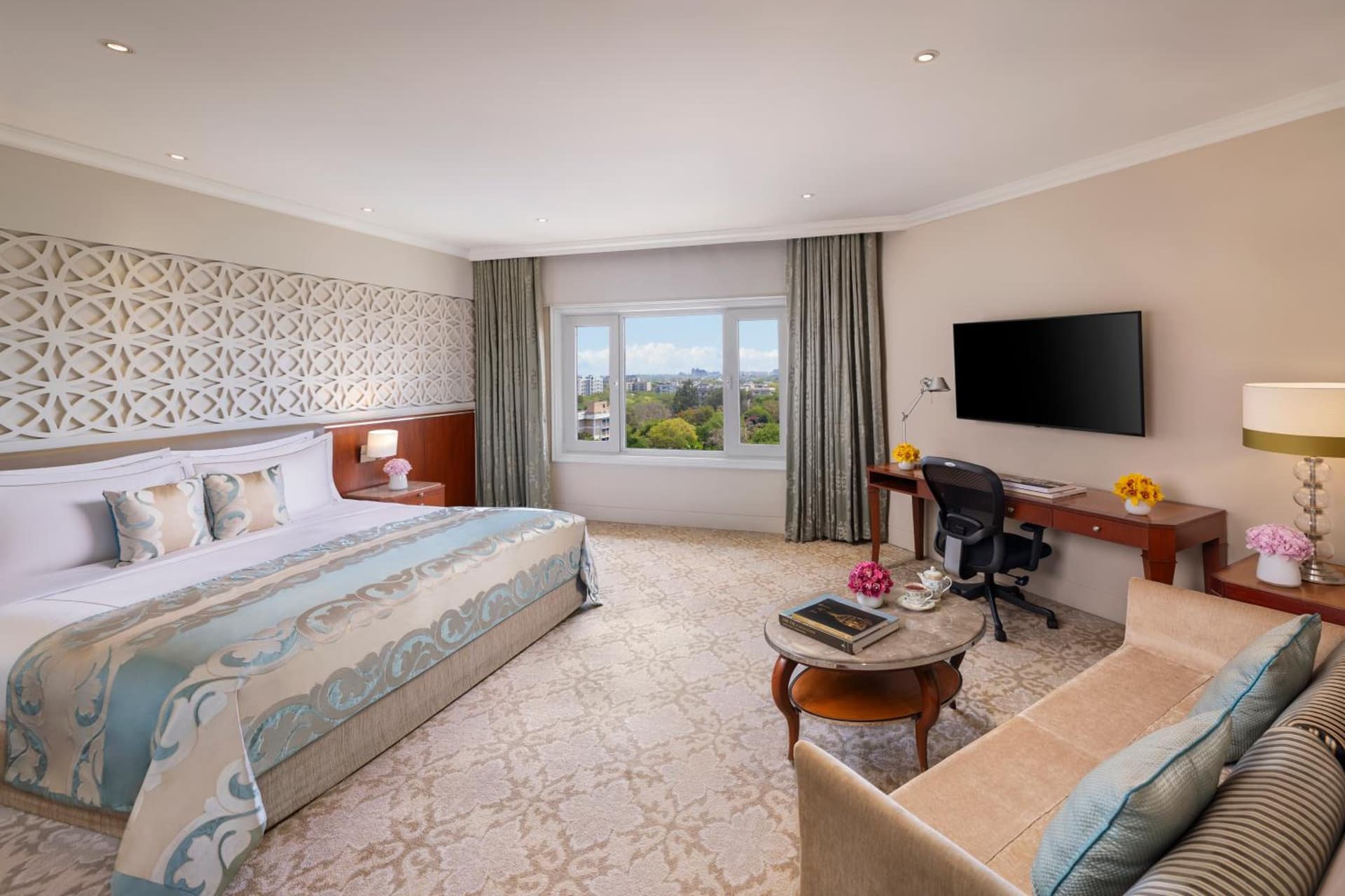 Junior Suite King Room