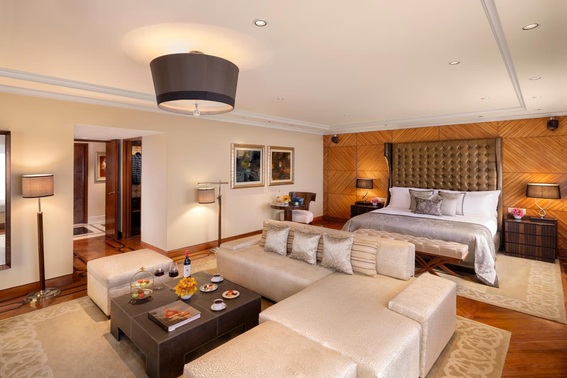Presidential King Pool View Room