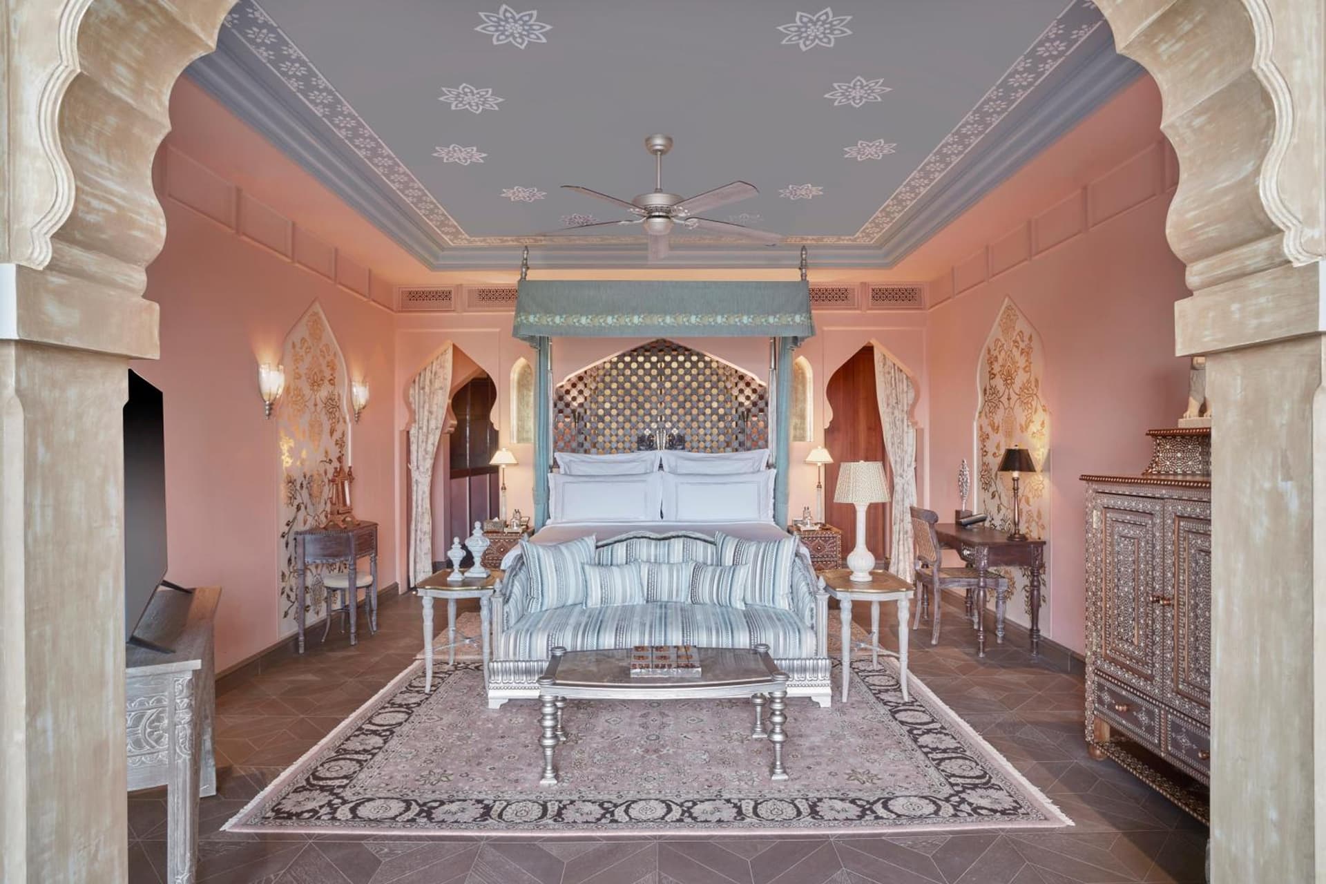 King Landmark View Room