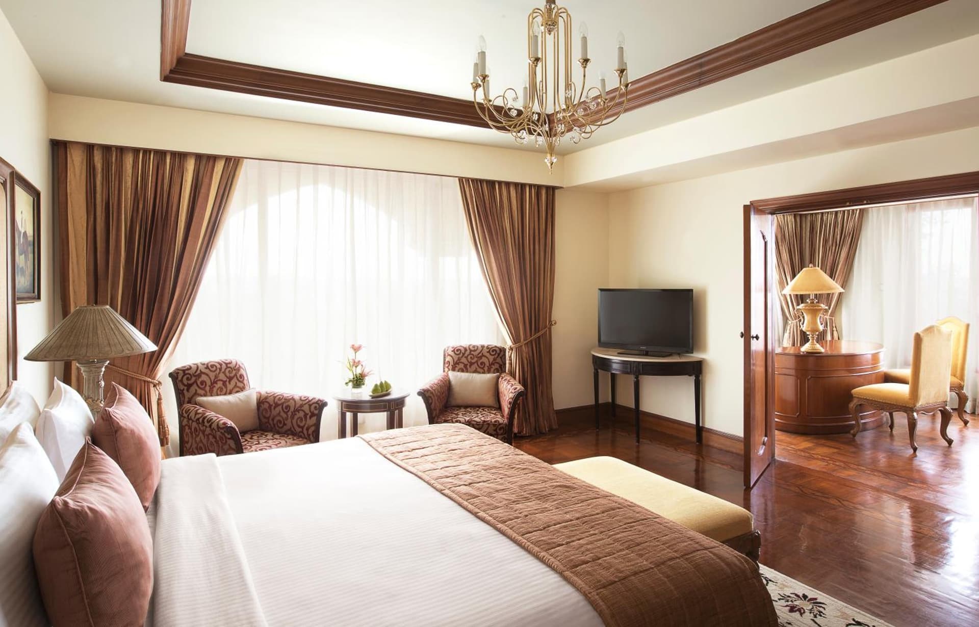 Suite King Lake View Room