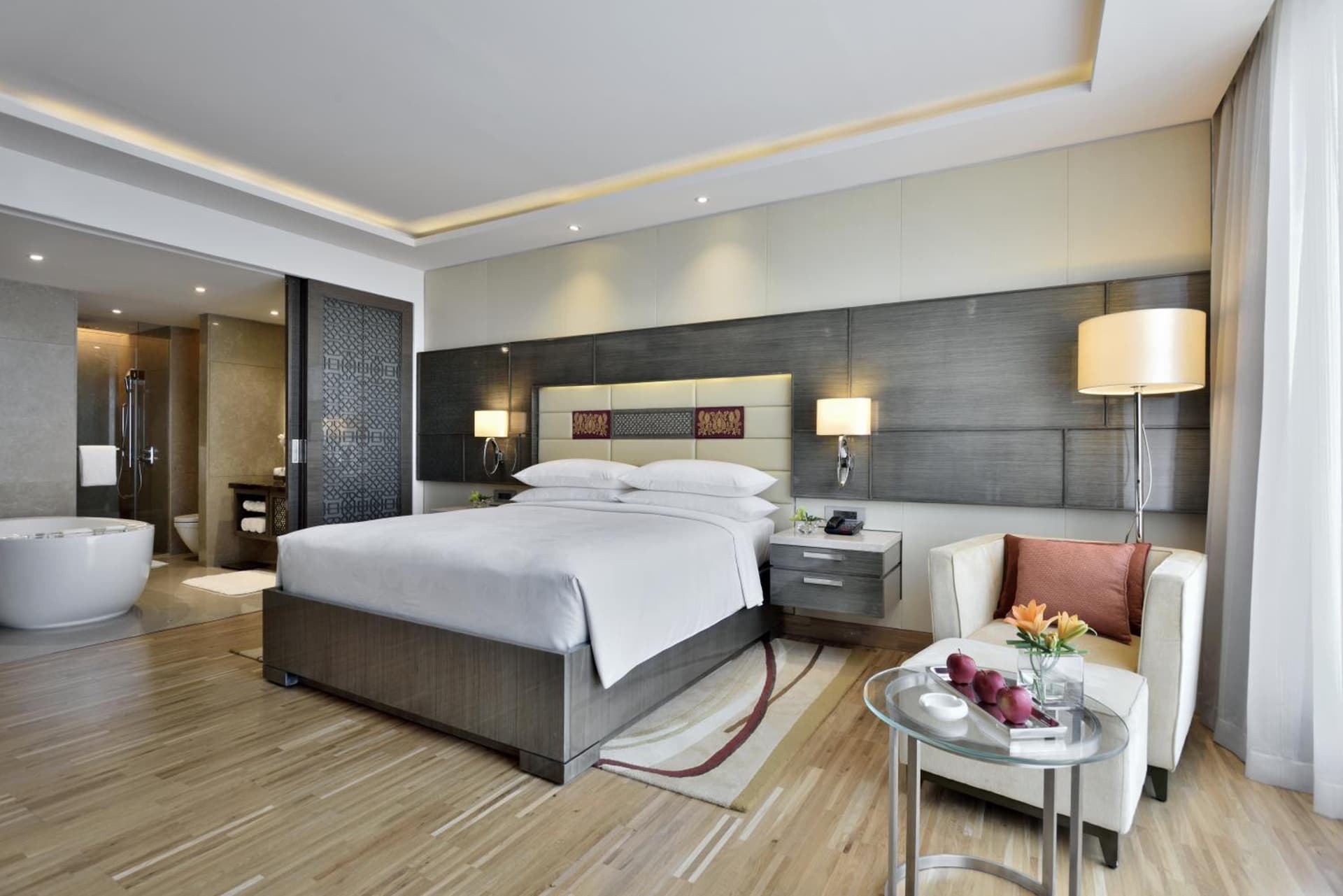 Executive King Pool View Room