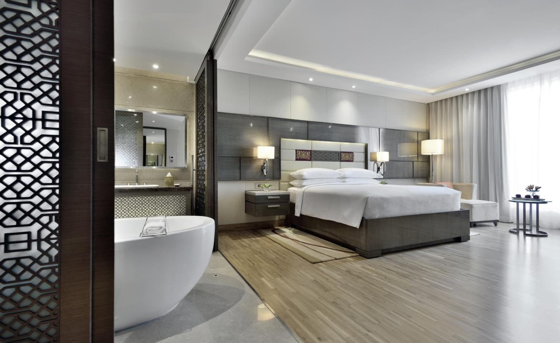 Executive King Pool View Room
