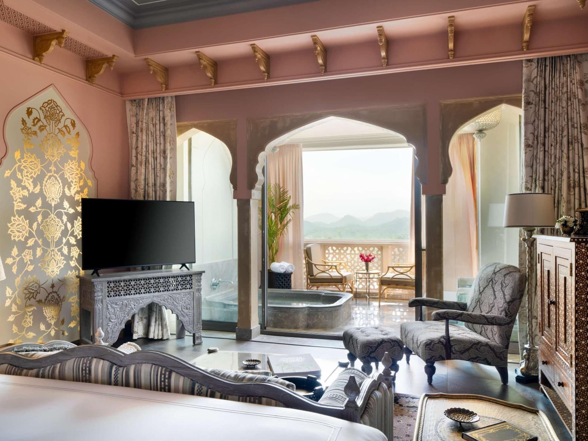 Twin Landmark View Room