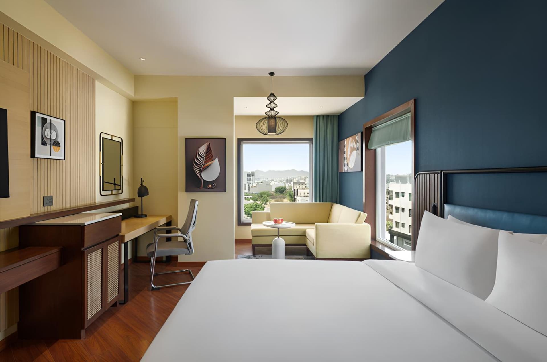 Junior Suite Queen Room