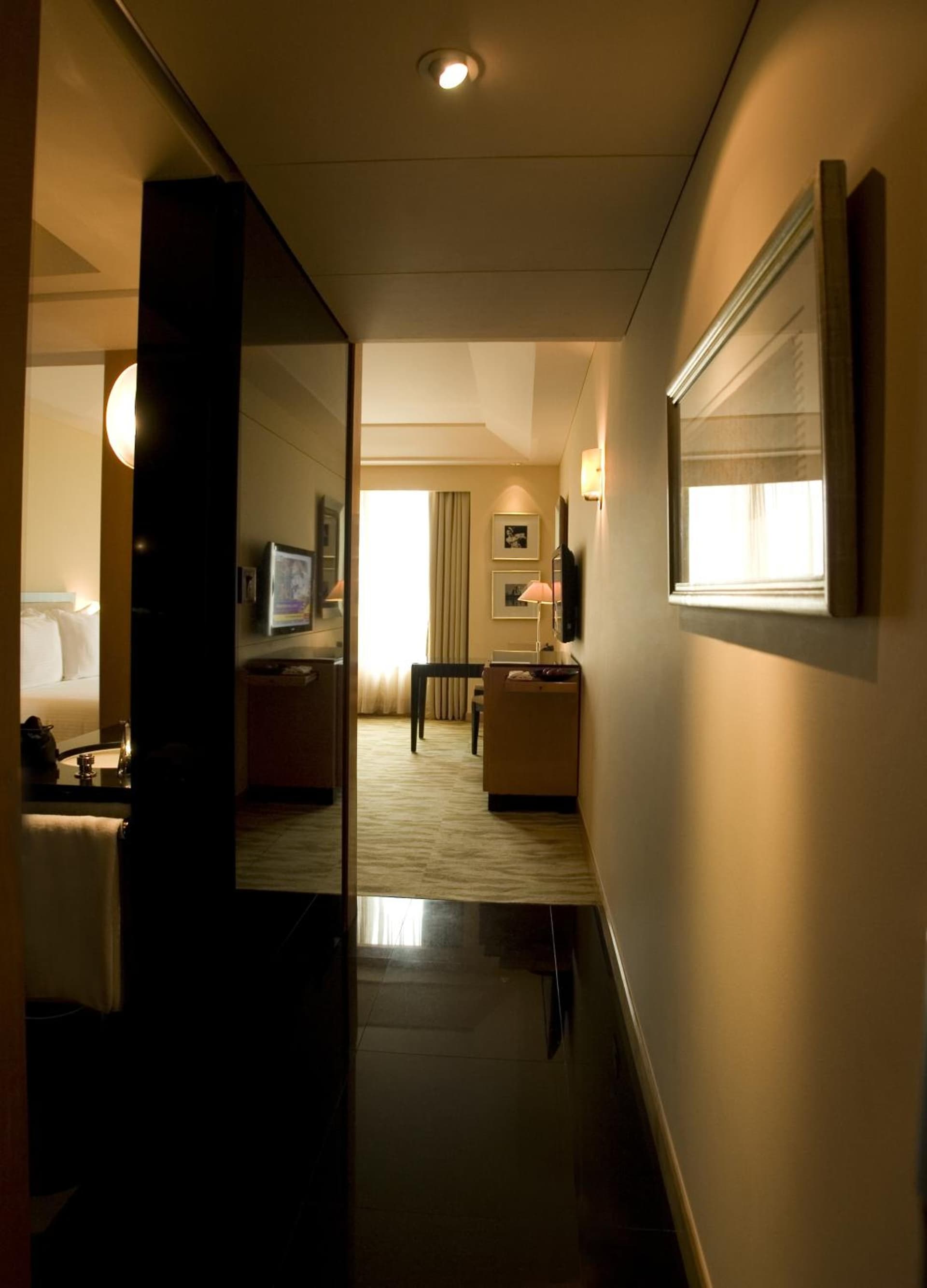 The Grand Deluxe Room with Twin Bed