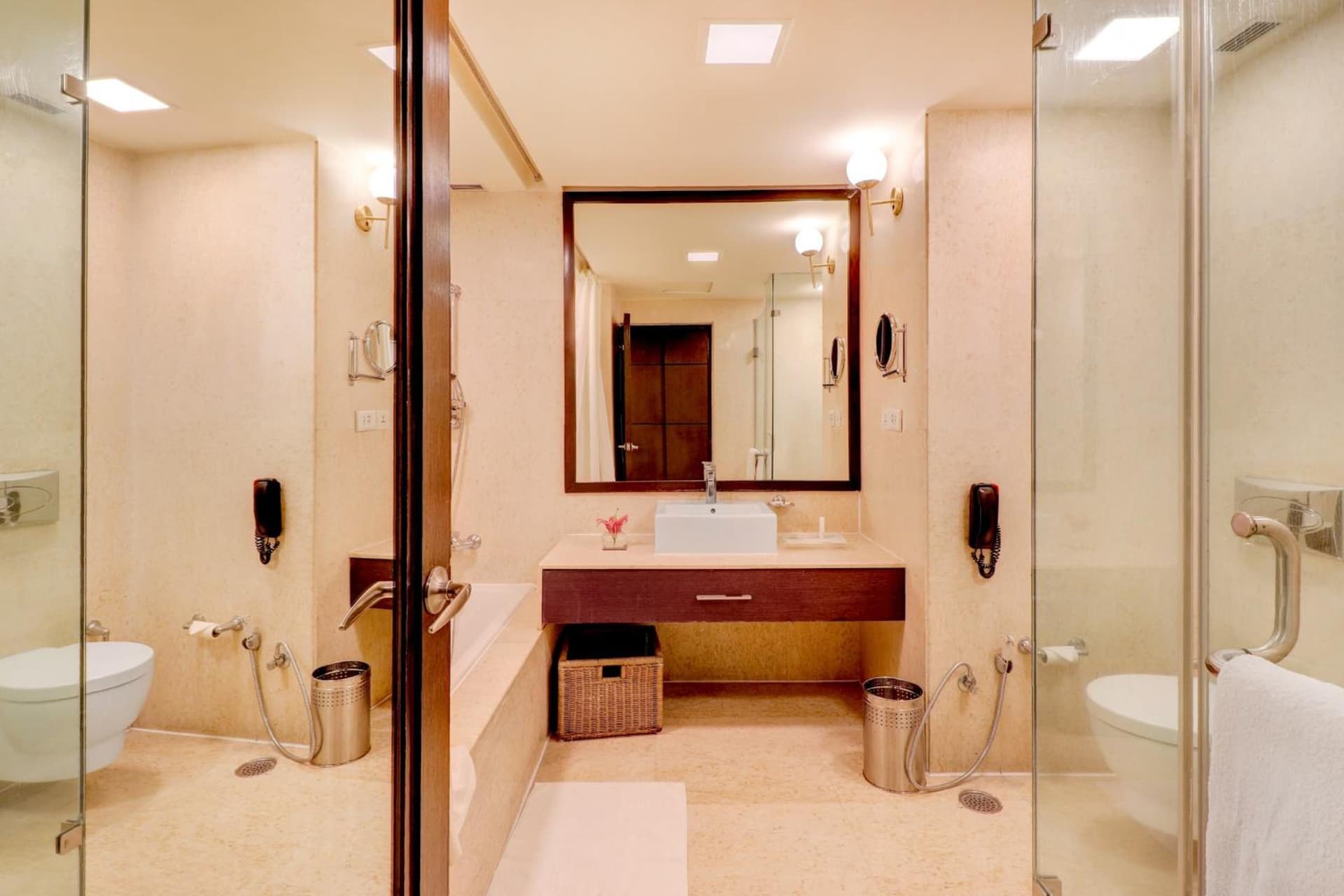 Junior Suite King Room