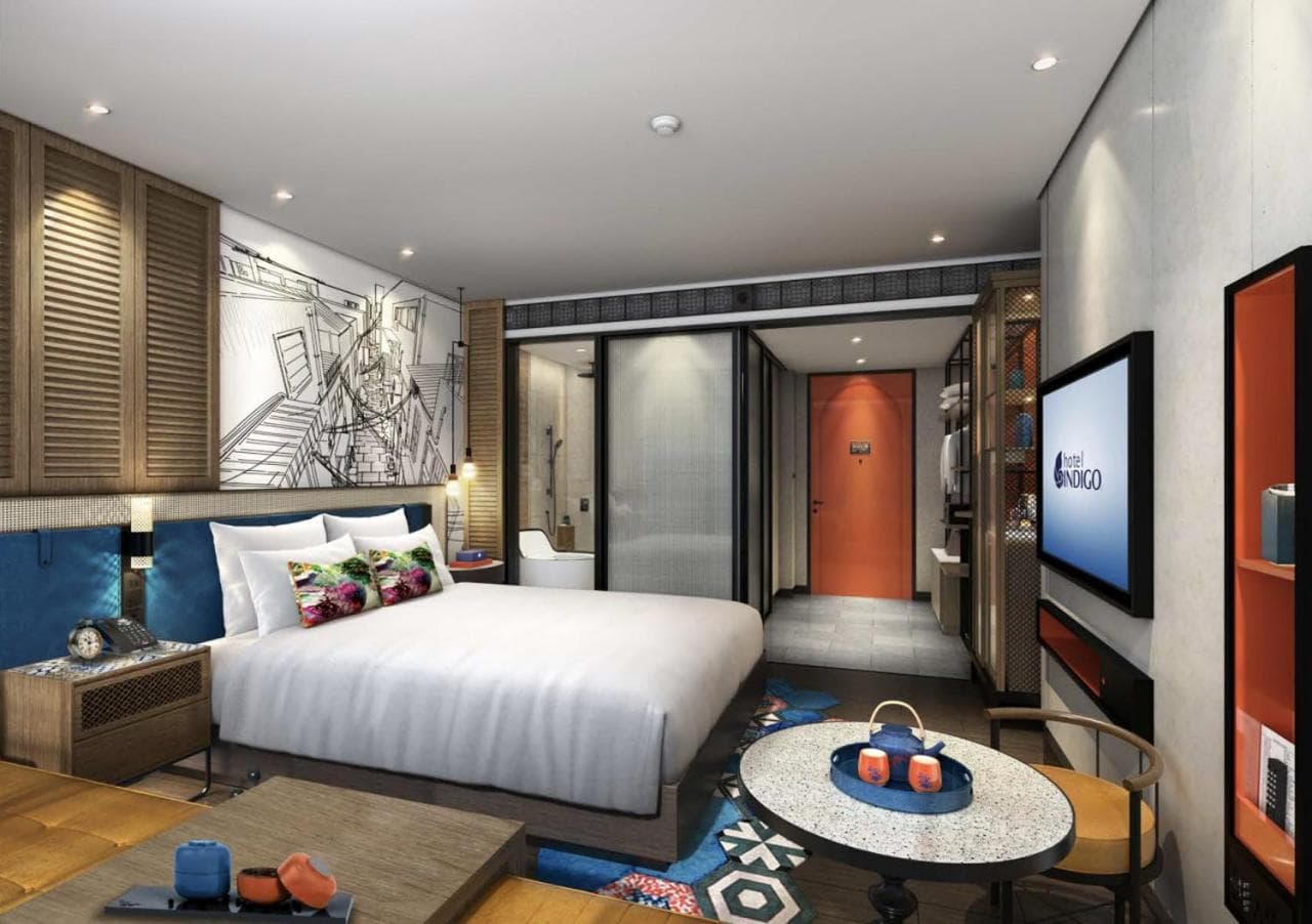 Standard King Room with City View
