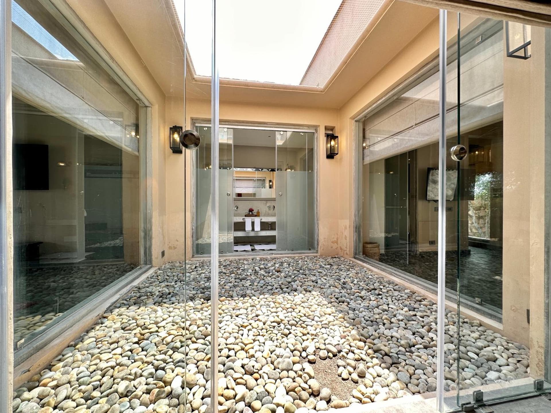Villa Courtyard View Room