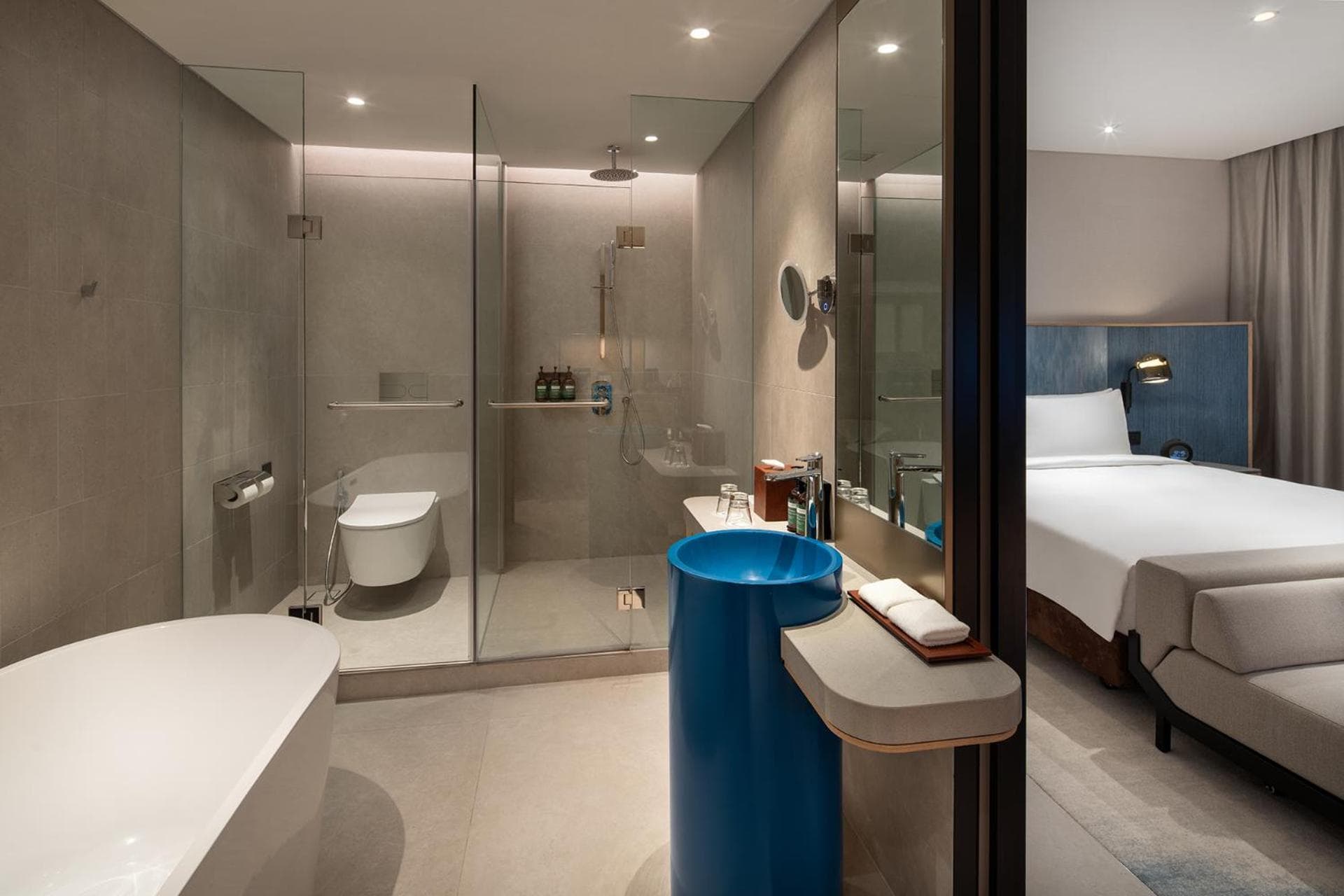 Premium King Pool View Room