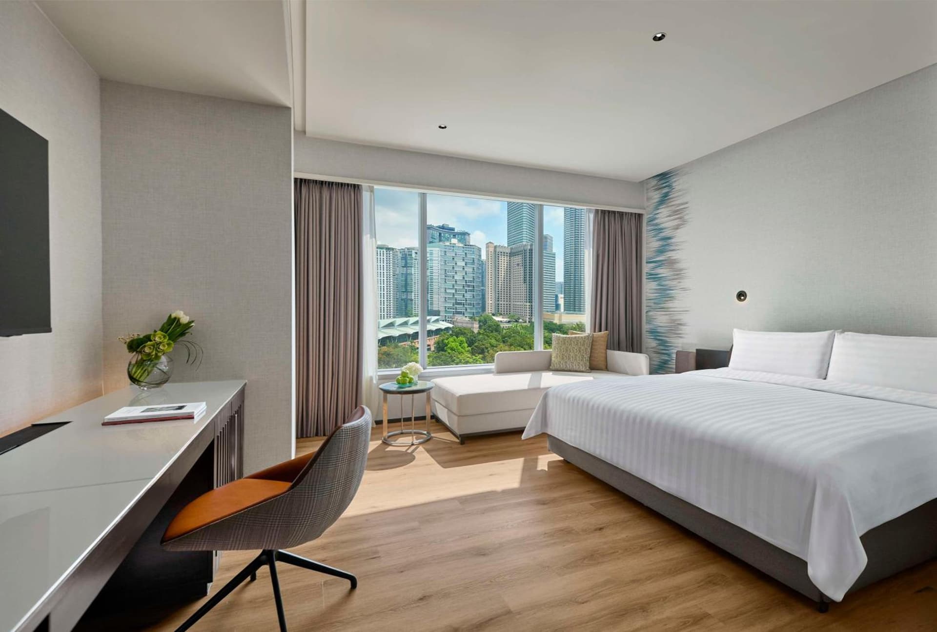 Deluxe King Garden View Room