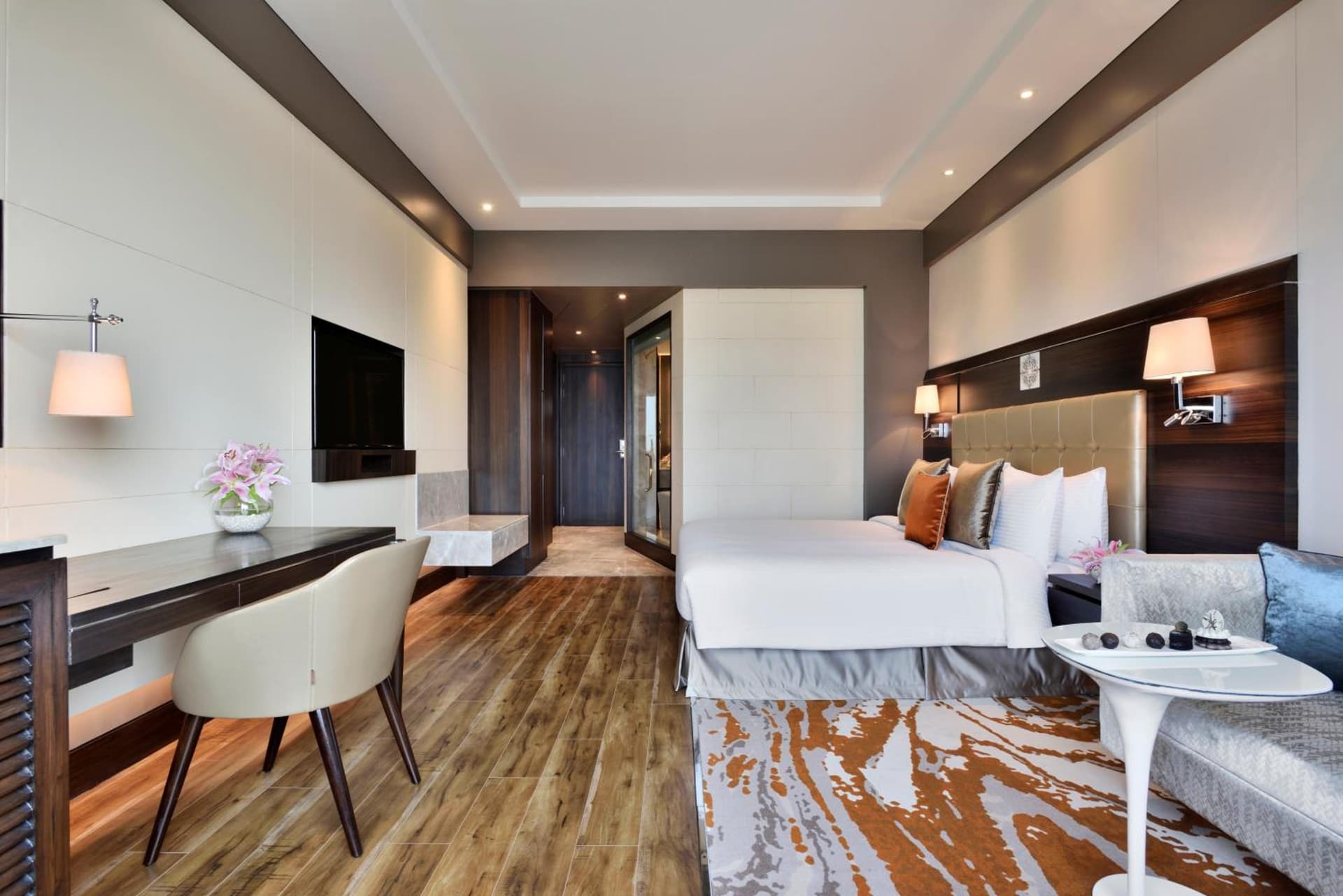 Deluxe Room King Bed with WiFi