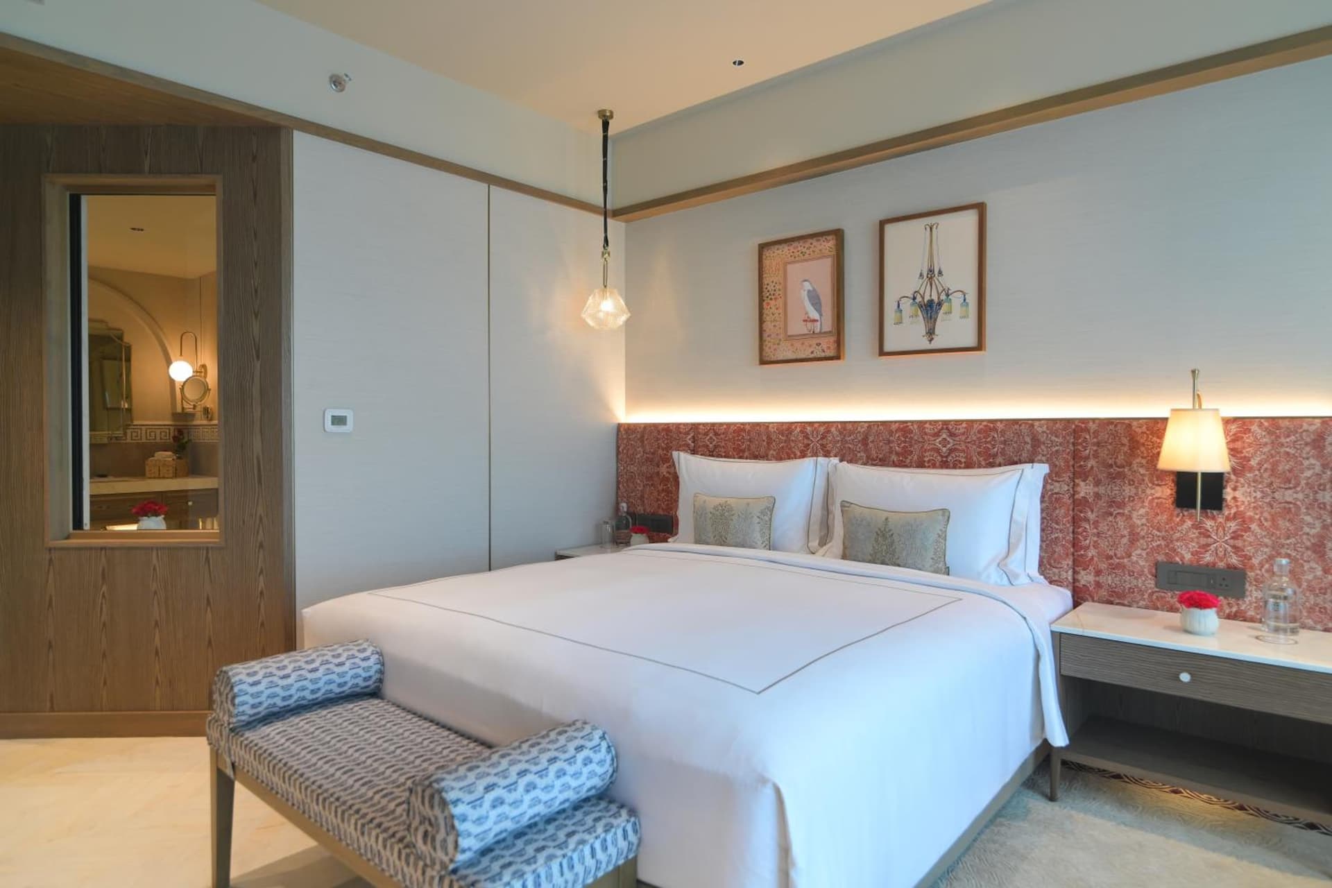 Club King Room