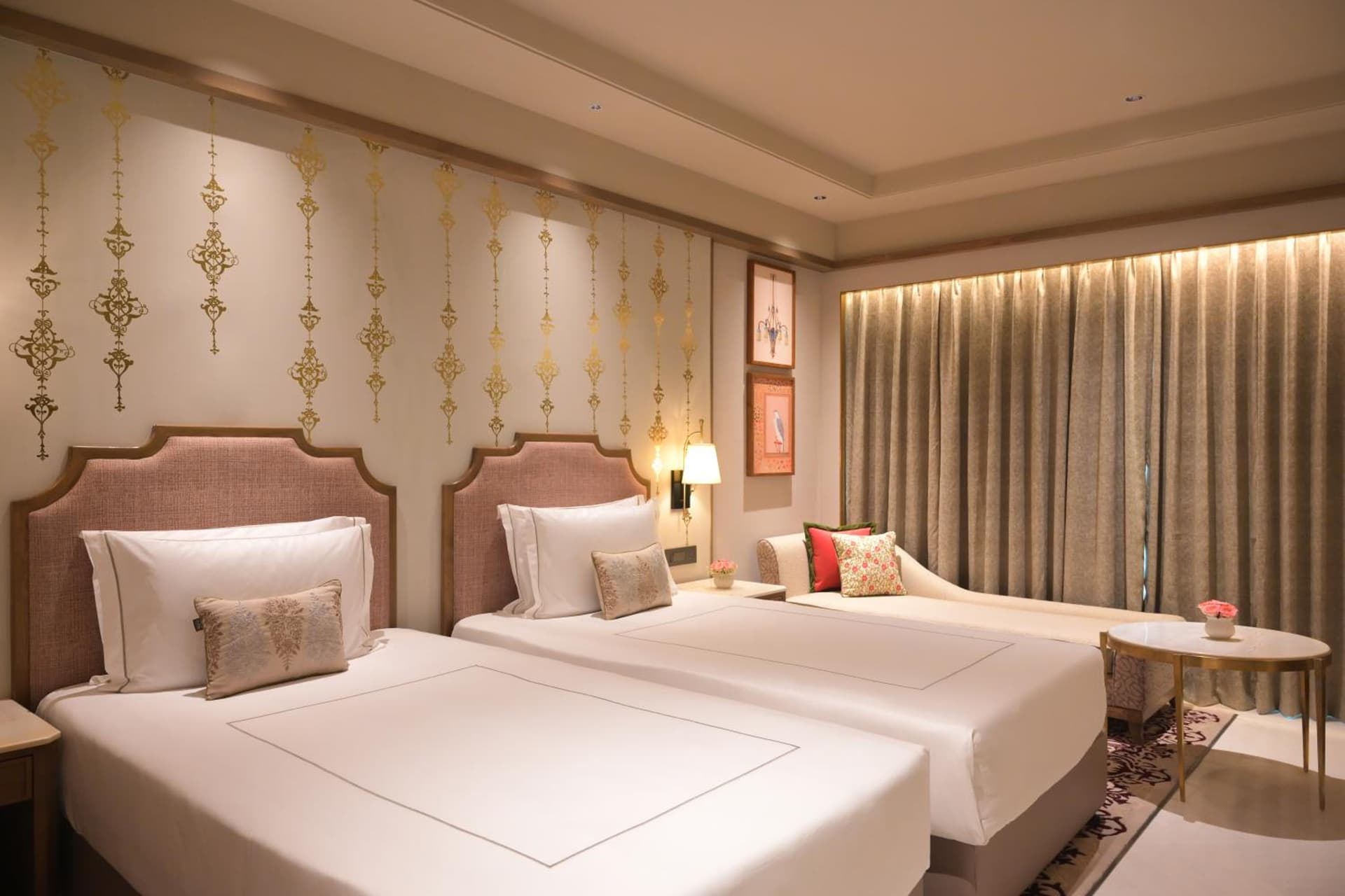 Luxury Room Twin Beds