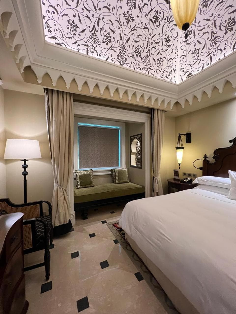 Suite Queen Room