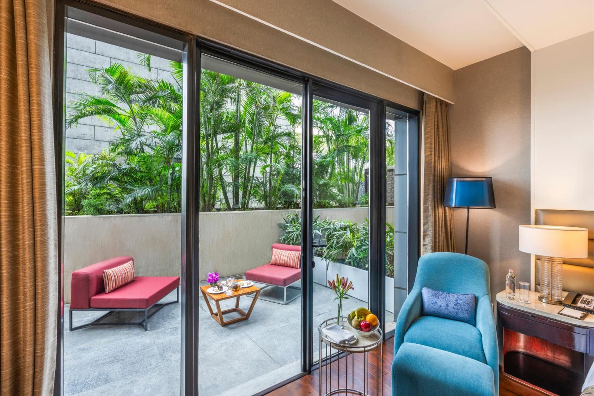 Deluxe King Balcony Room