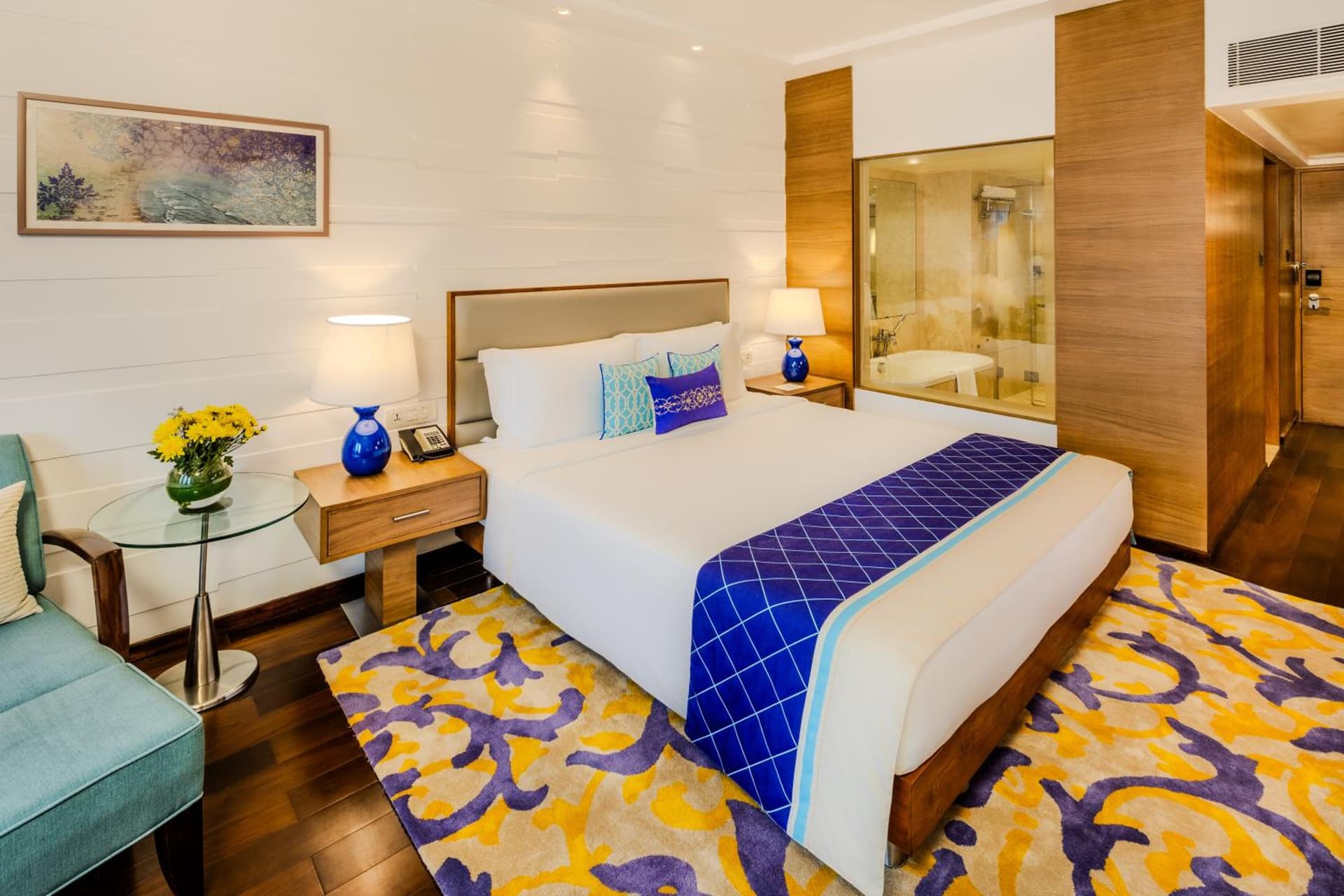 Deluxe Room City View King Bed