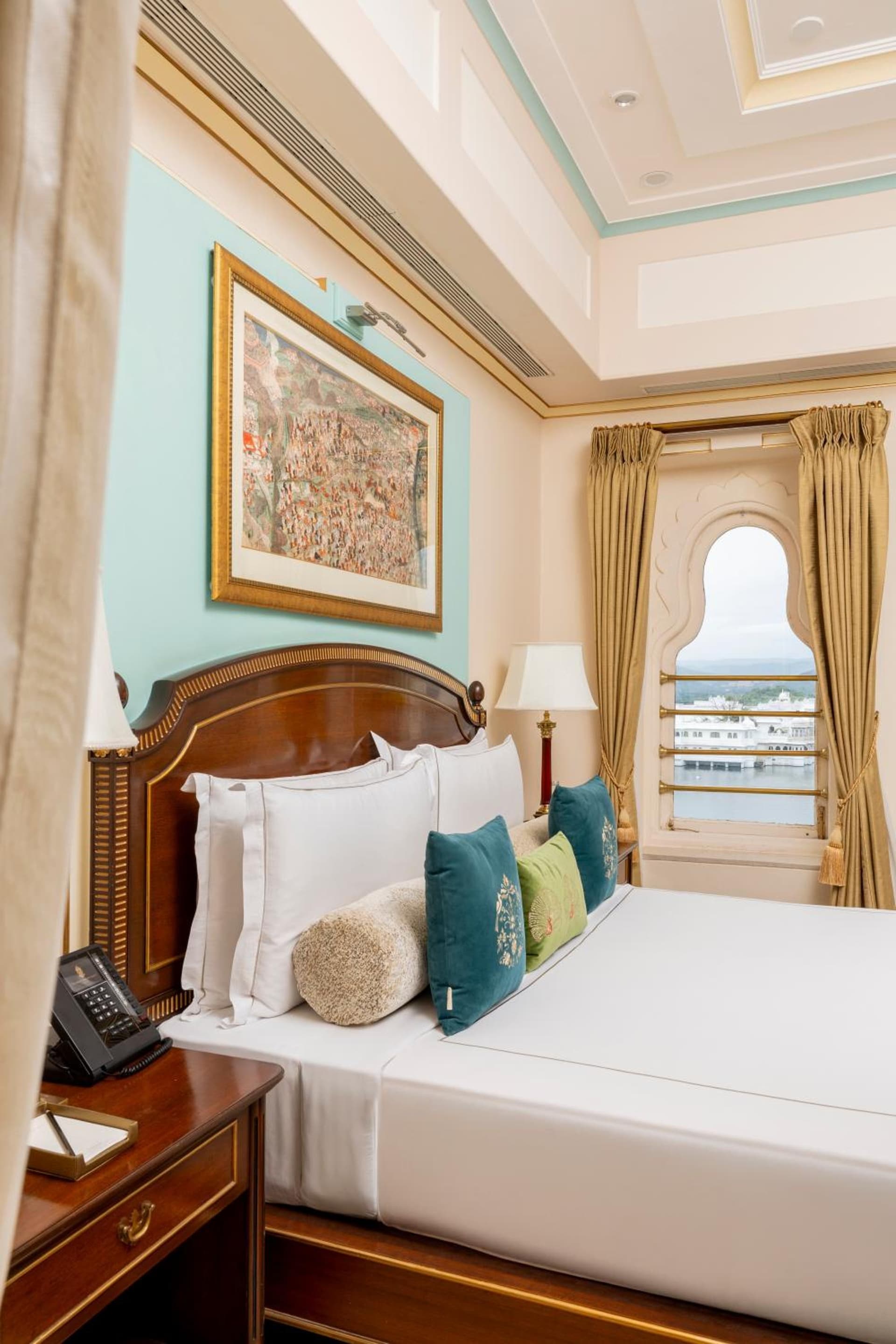 Royal King Room