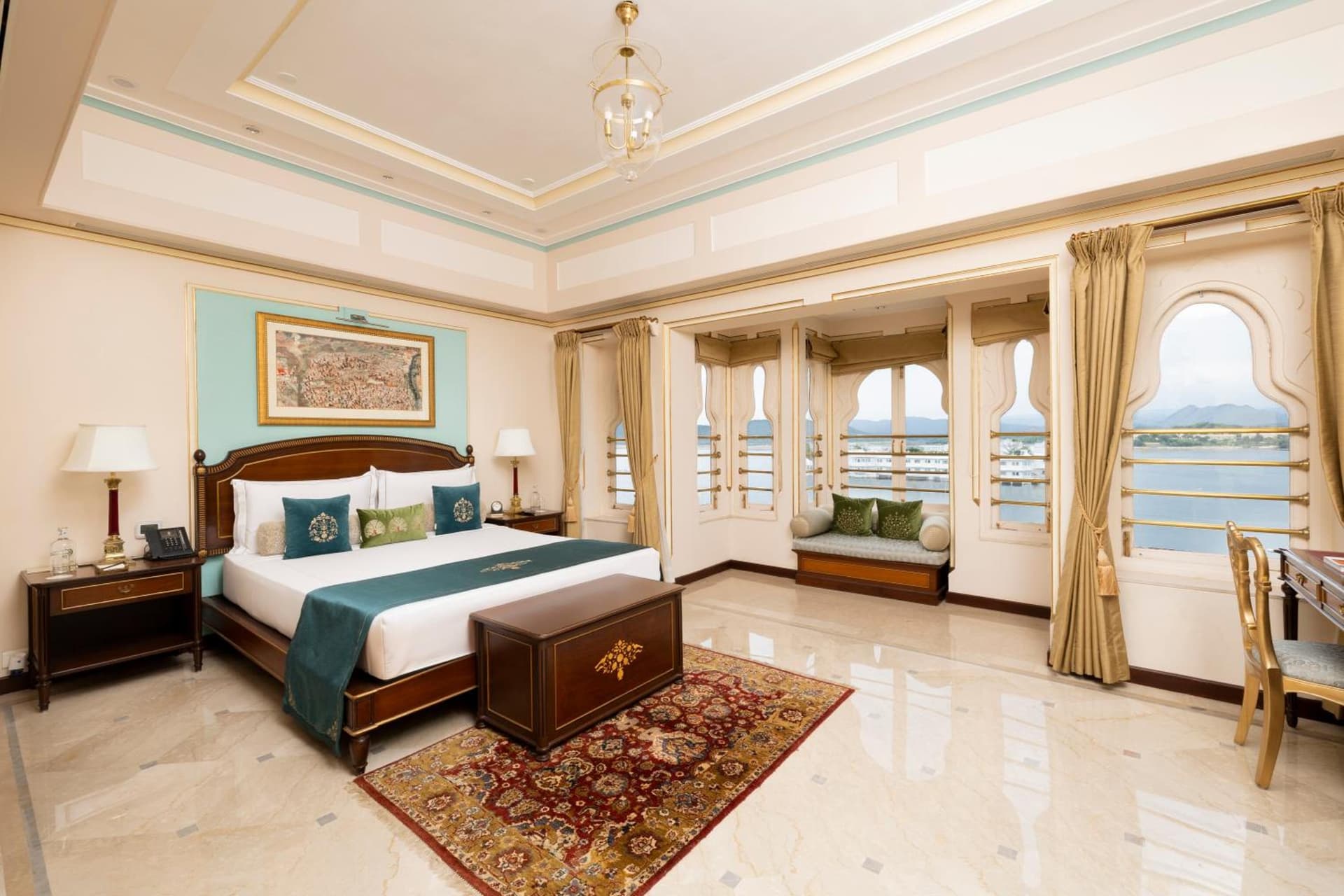 Royal King Room