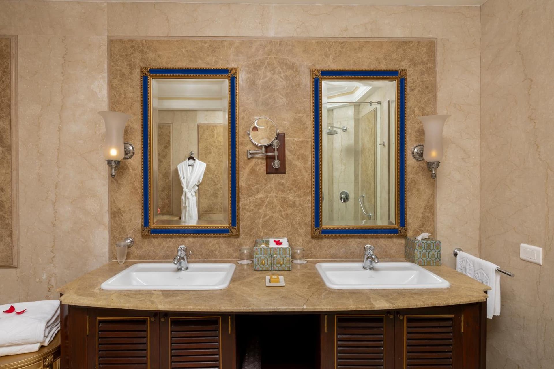 Royal King Room