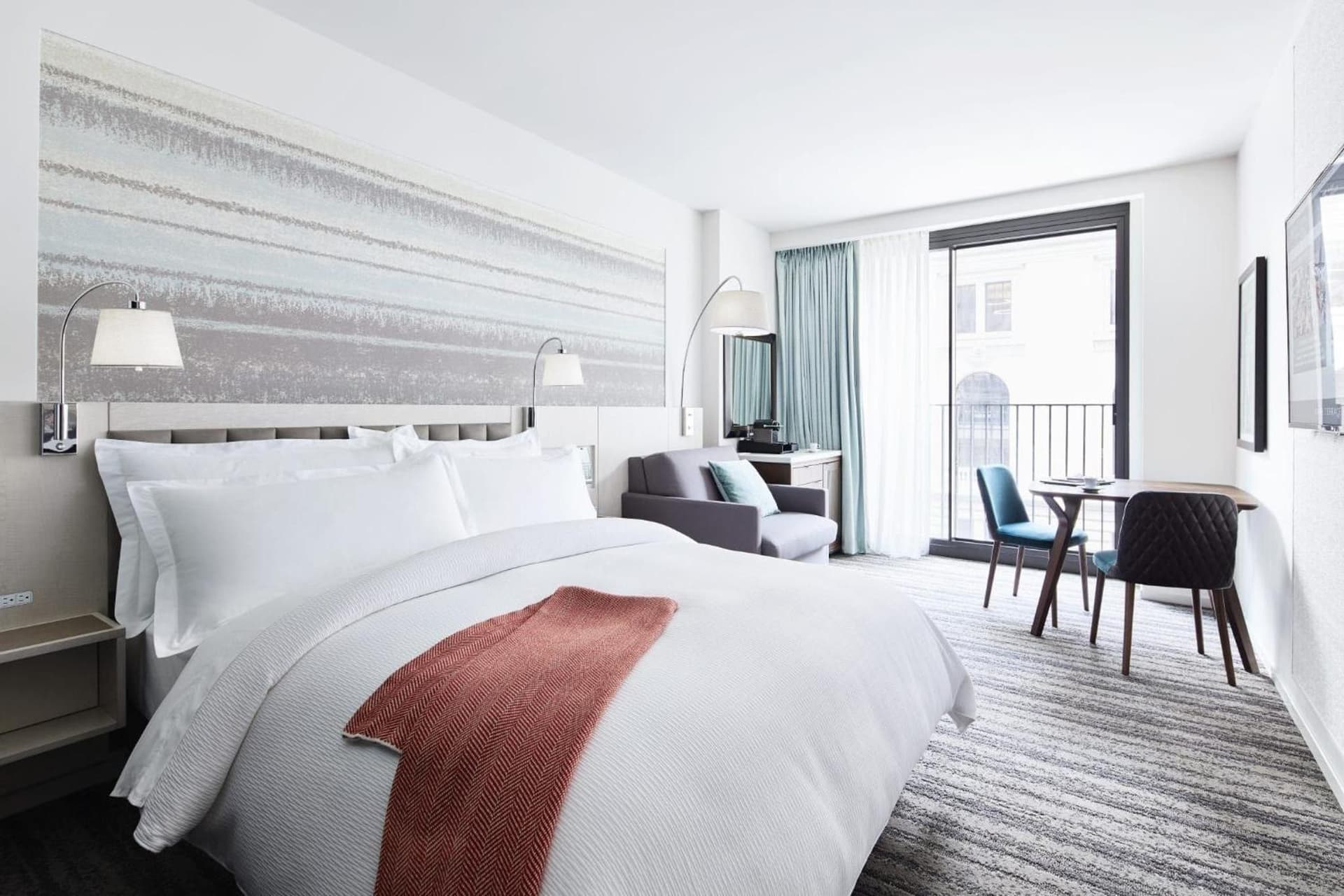 Premier Queen High Floor Room
