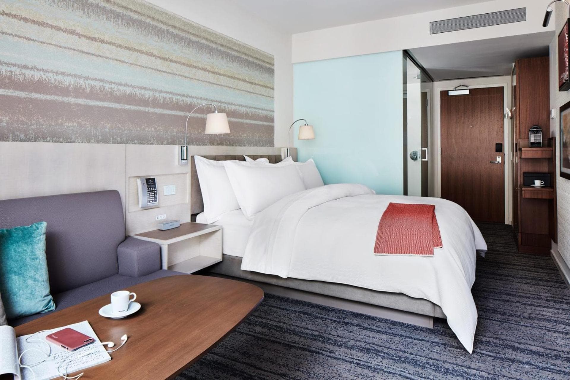 Deluxe Queen Room