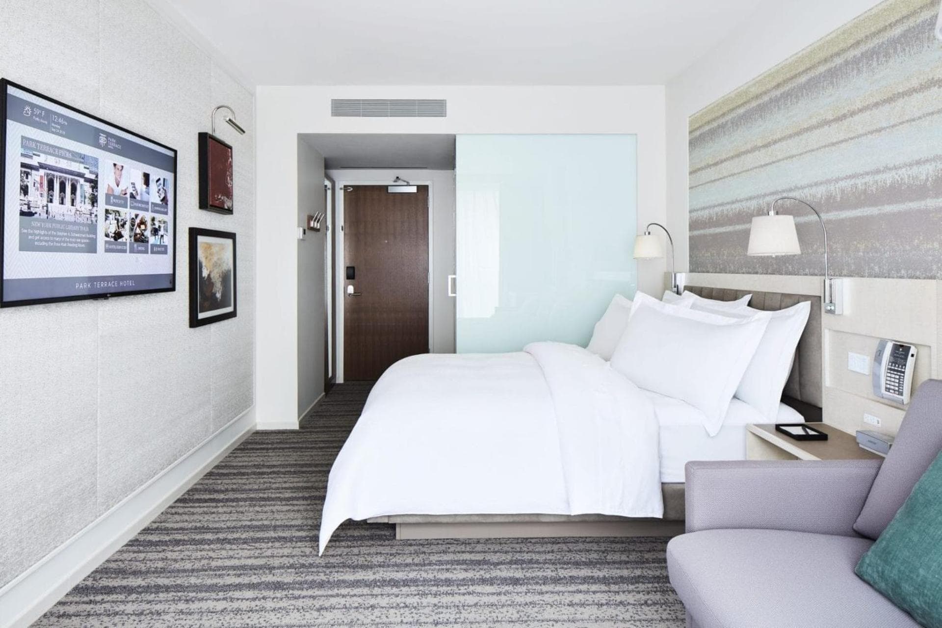 Premier Queen Room