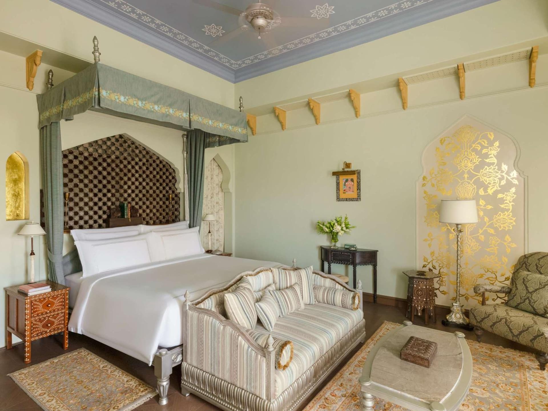 Twin Landmark View Room