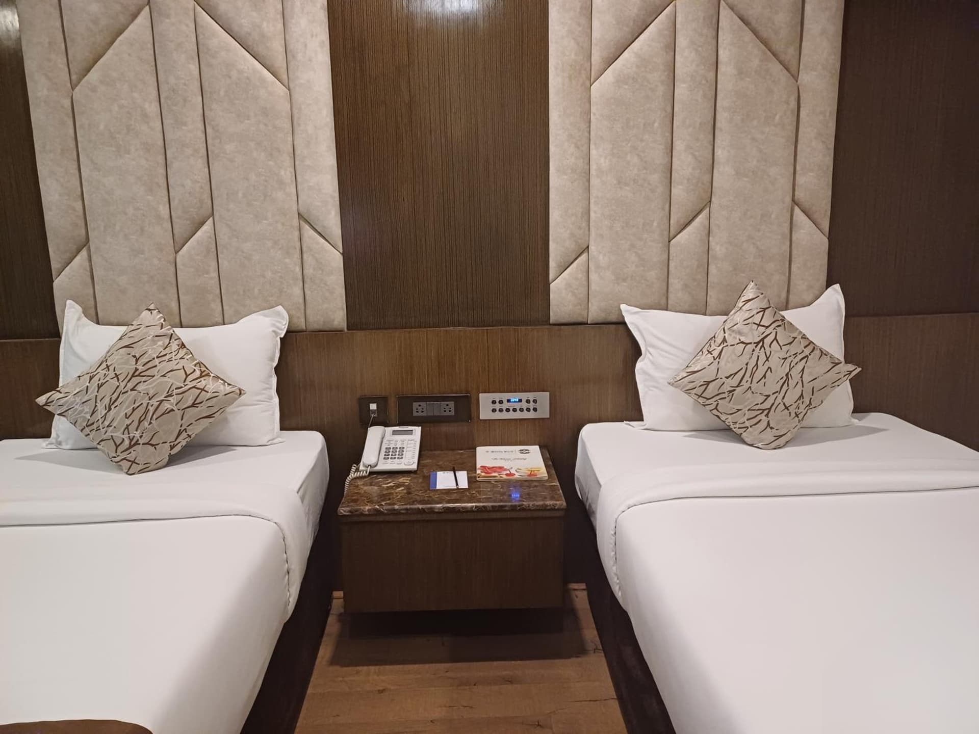 Deluxe Twin Room