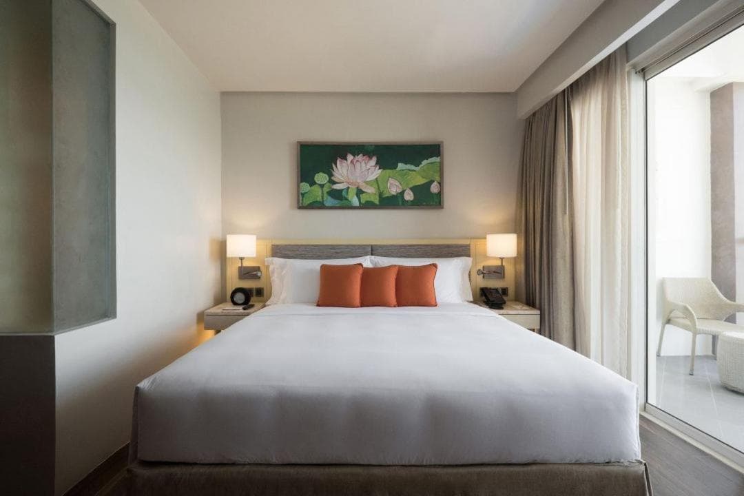 Deluxe 1 King Sea View