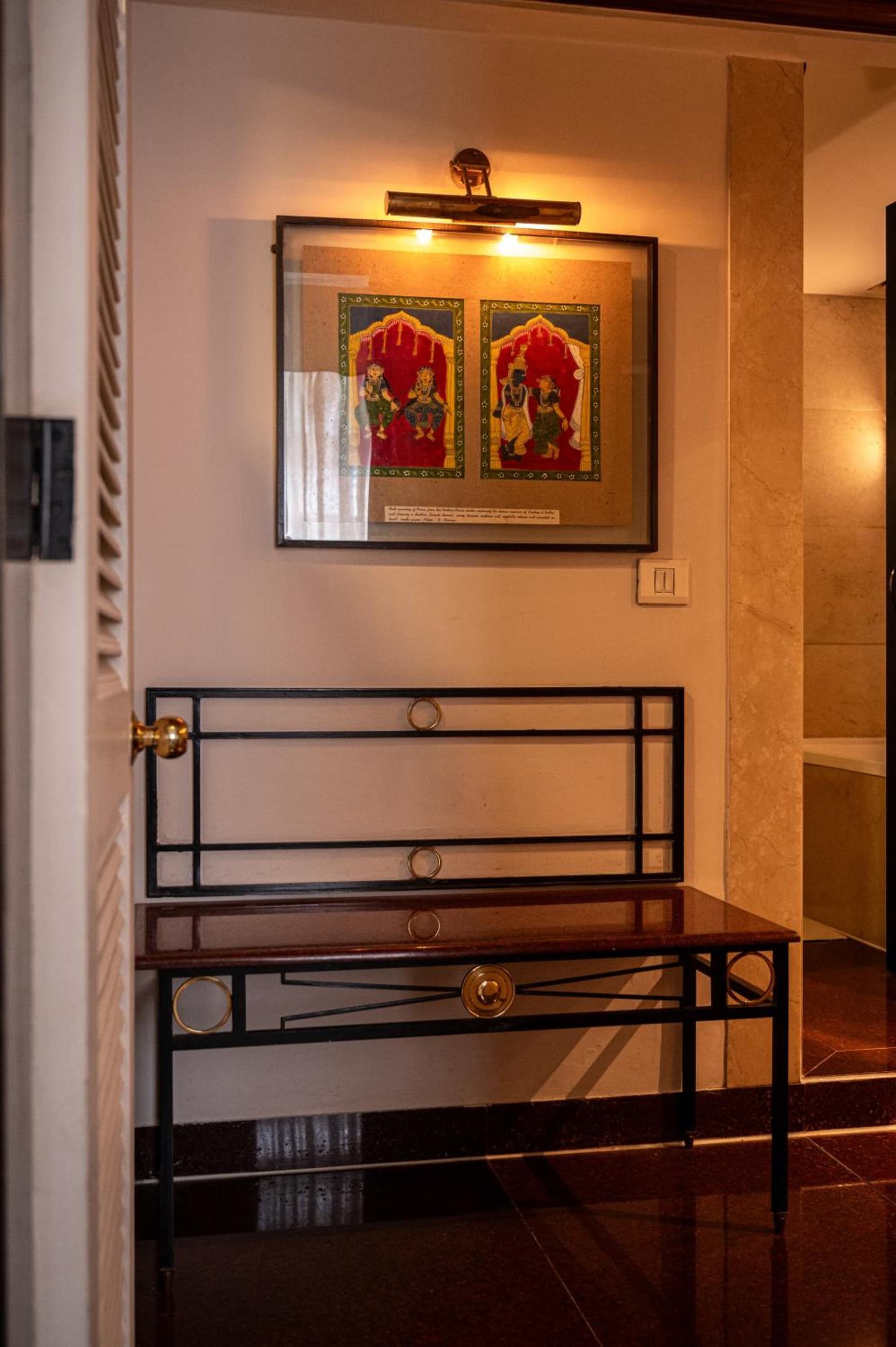 Business Queen Room