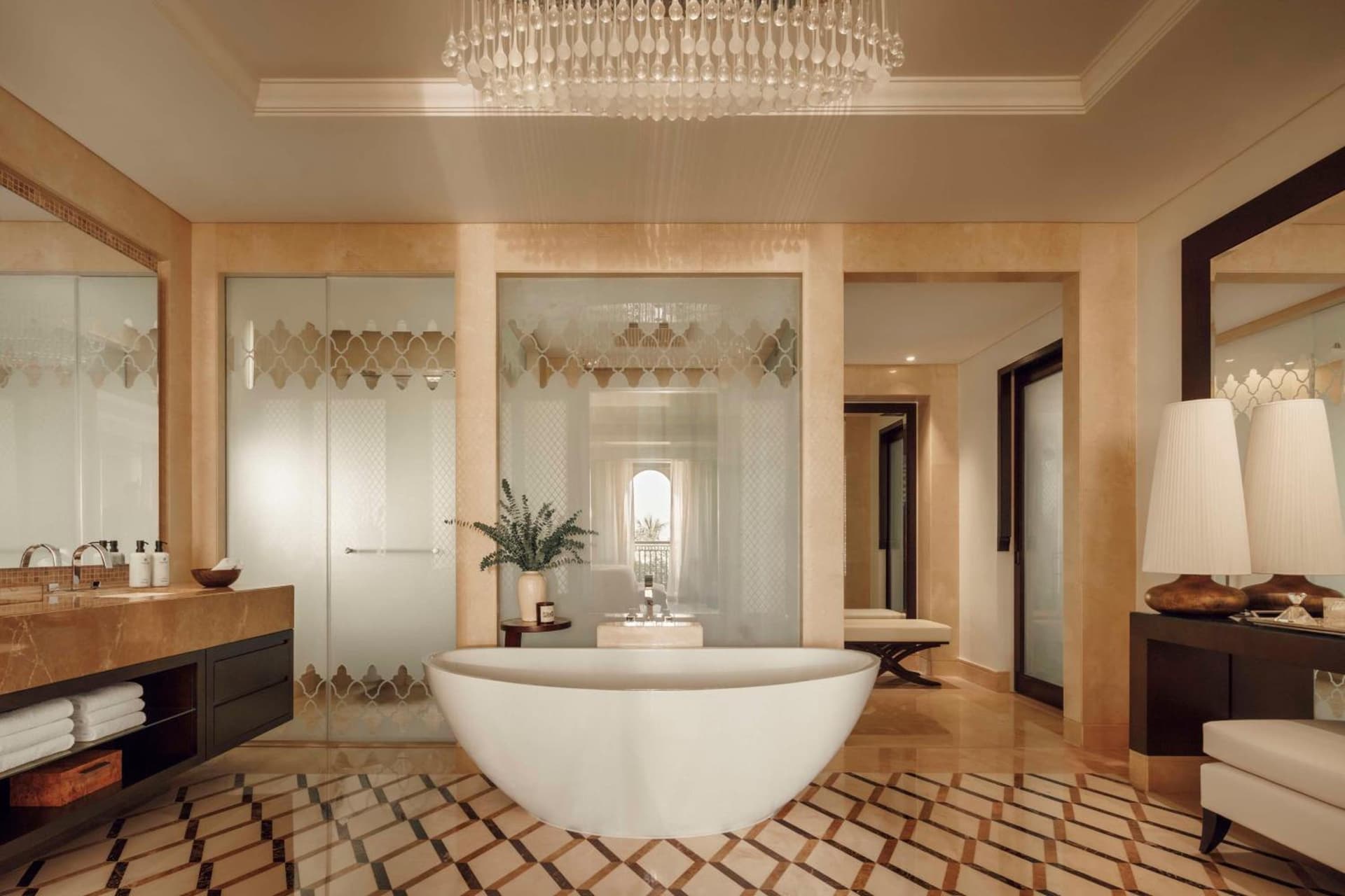 Suite Queen Pool View Room