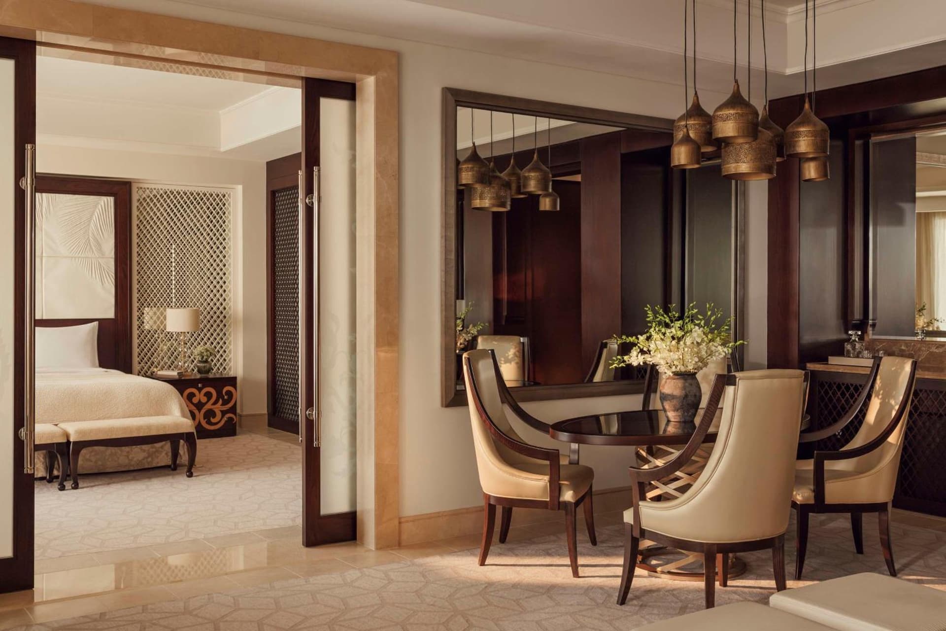 Suite Queen Pool View Room