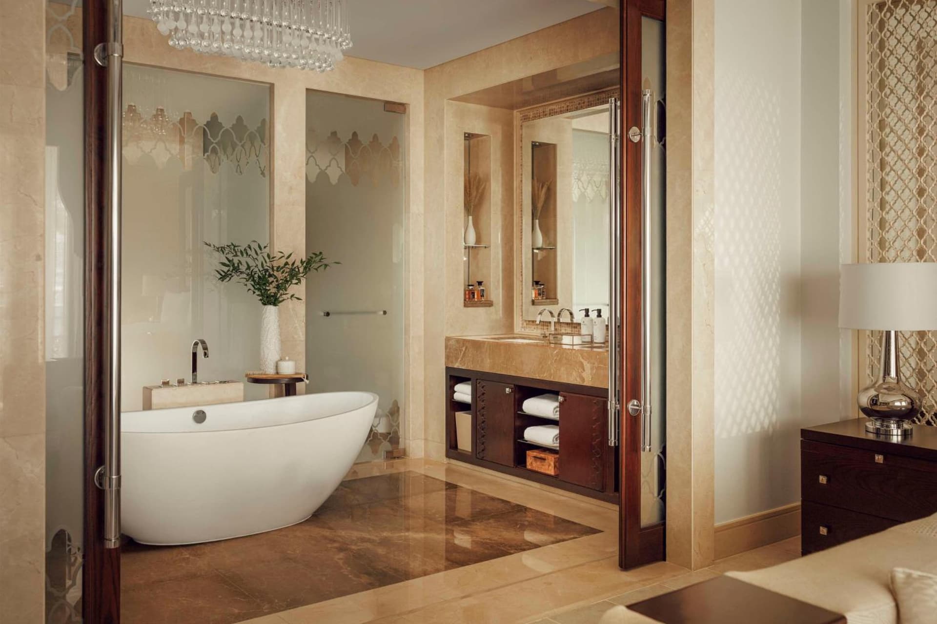 Premier Queen Room