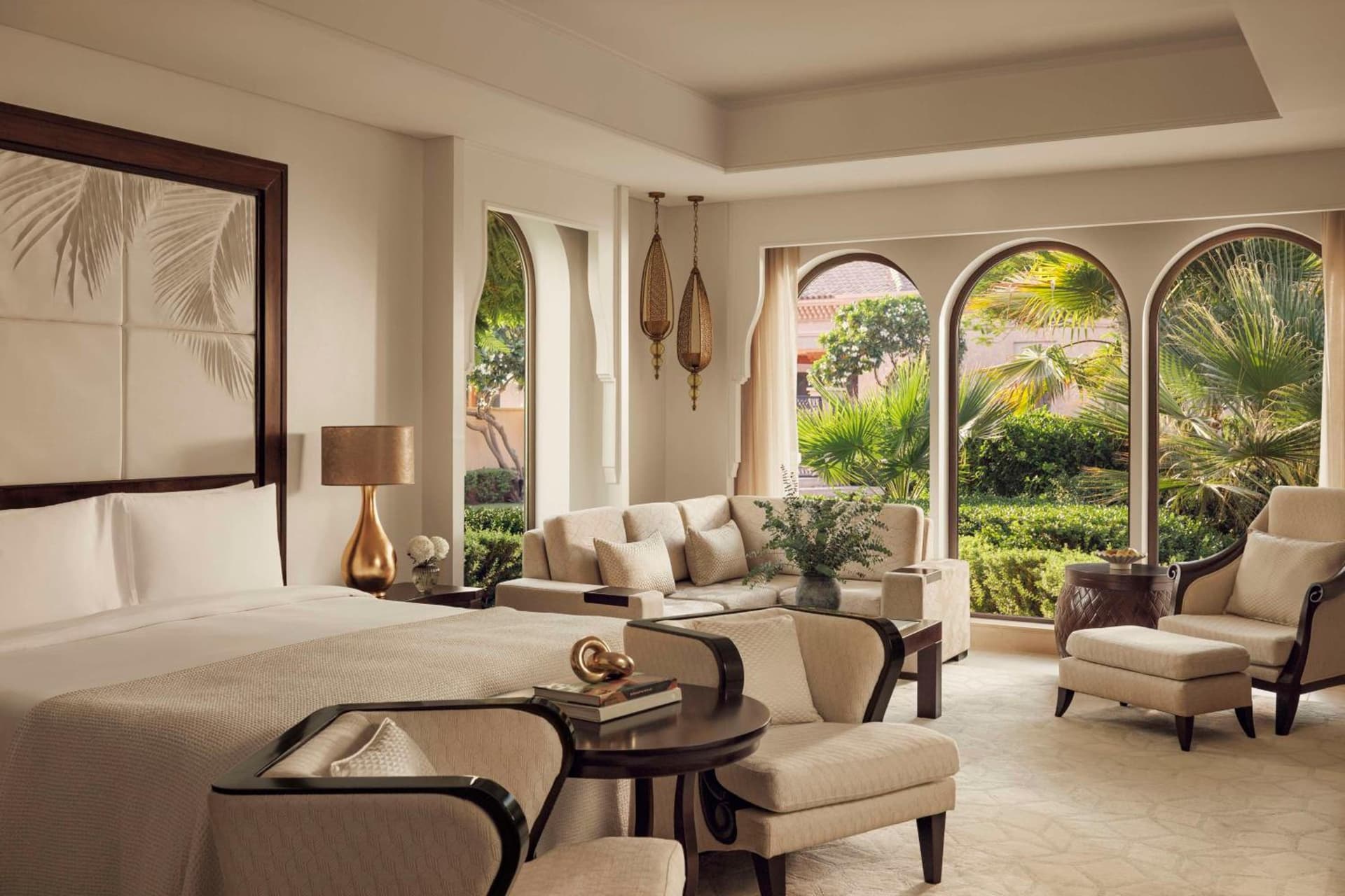 Junior Suite Queen Room
