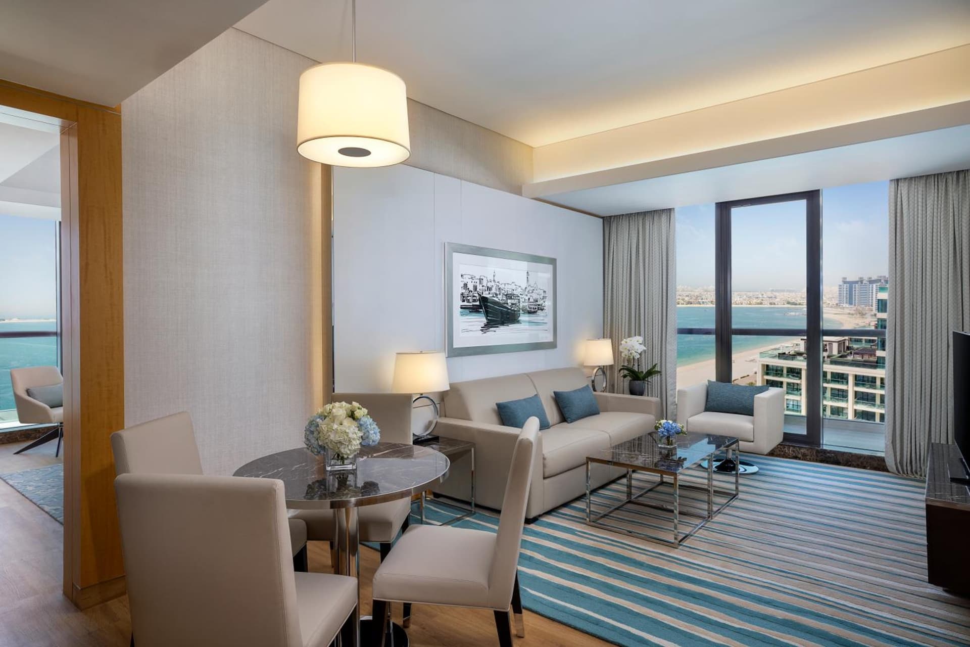 Suite King Sea View Room
