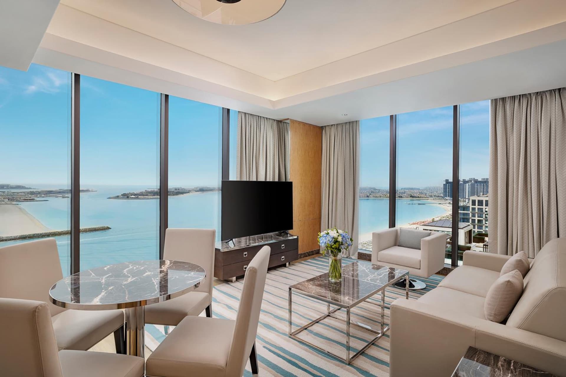 Suite King Sea View Balcony Room