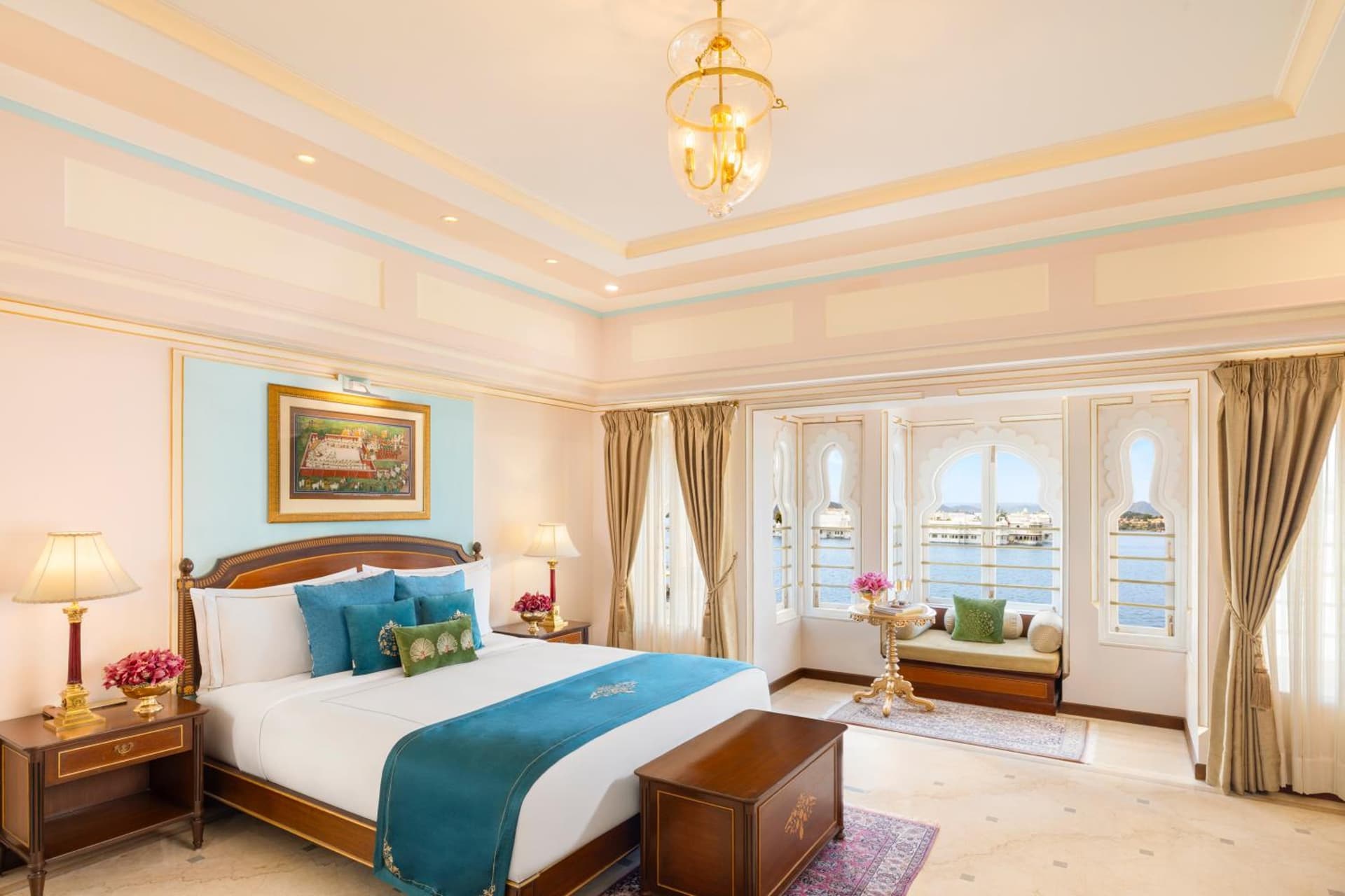 Suite King Lake View Room