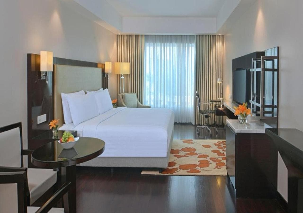 Executive King City View Room