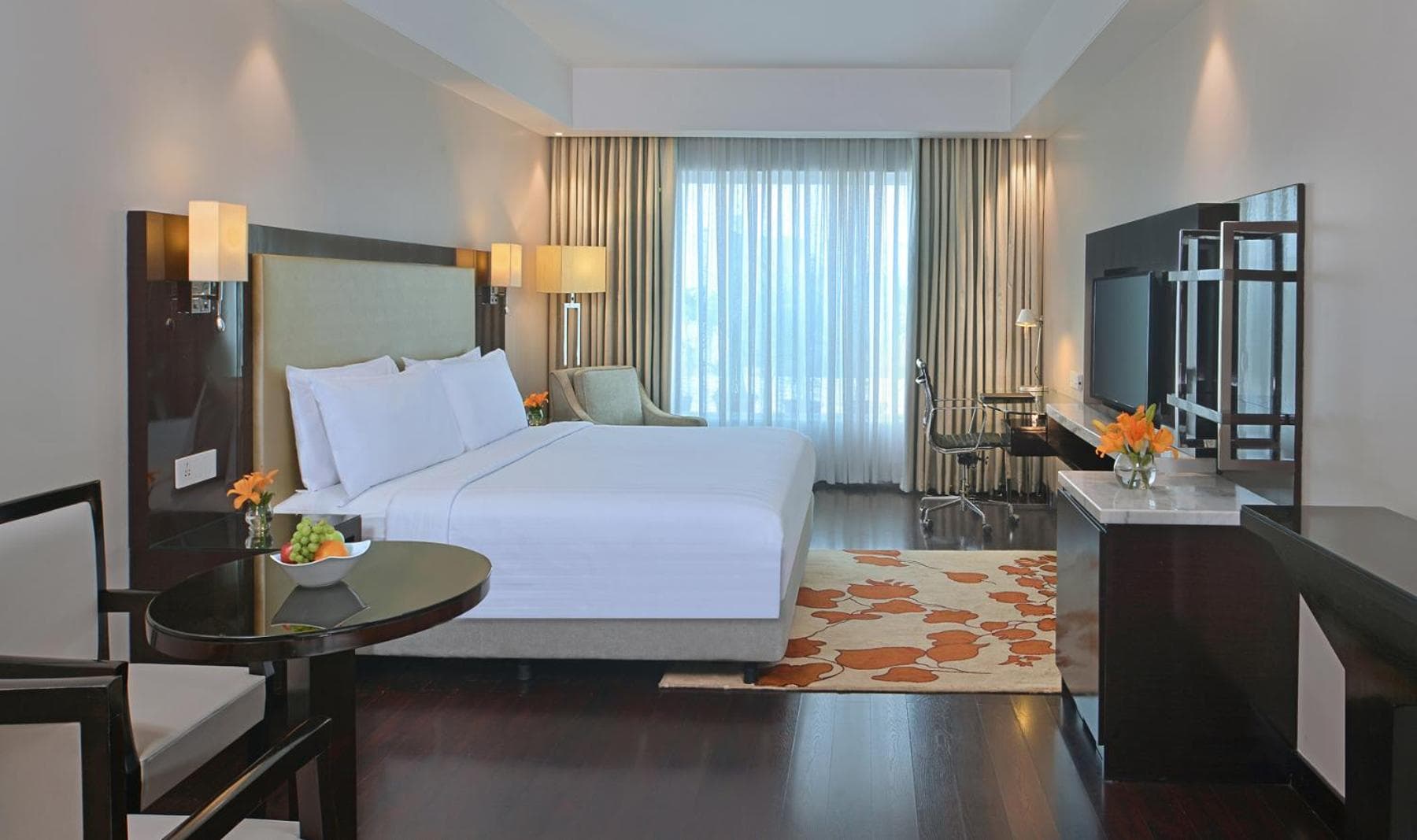 Executive King City View Room