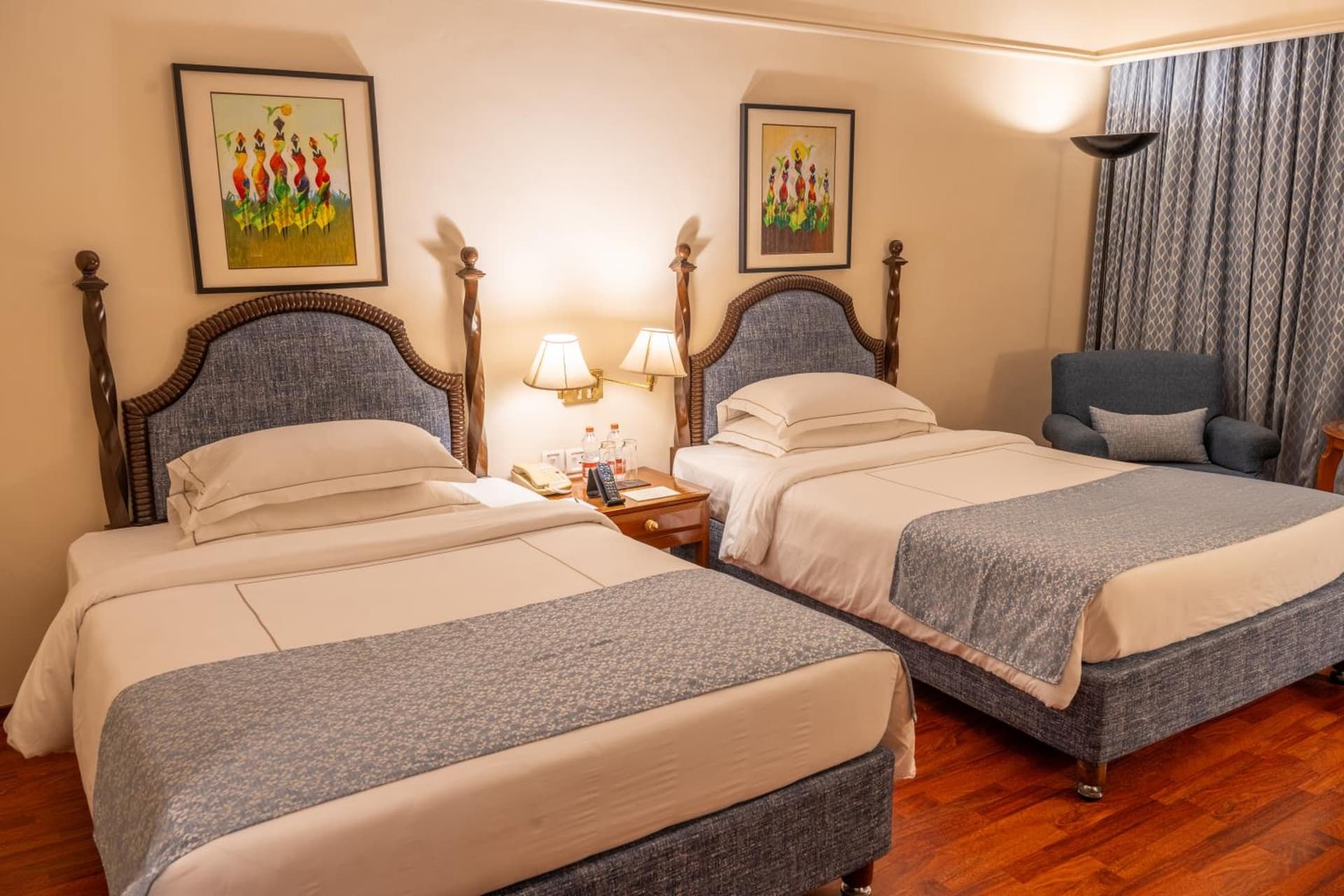 Luxury Twin 2 Twin Beds