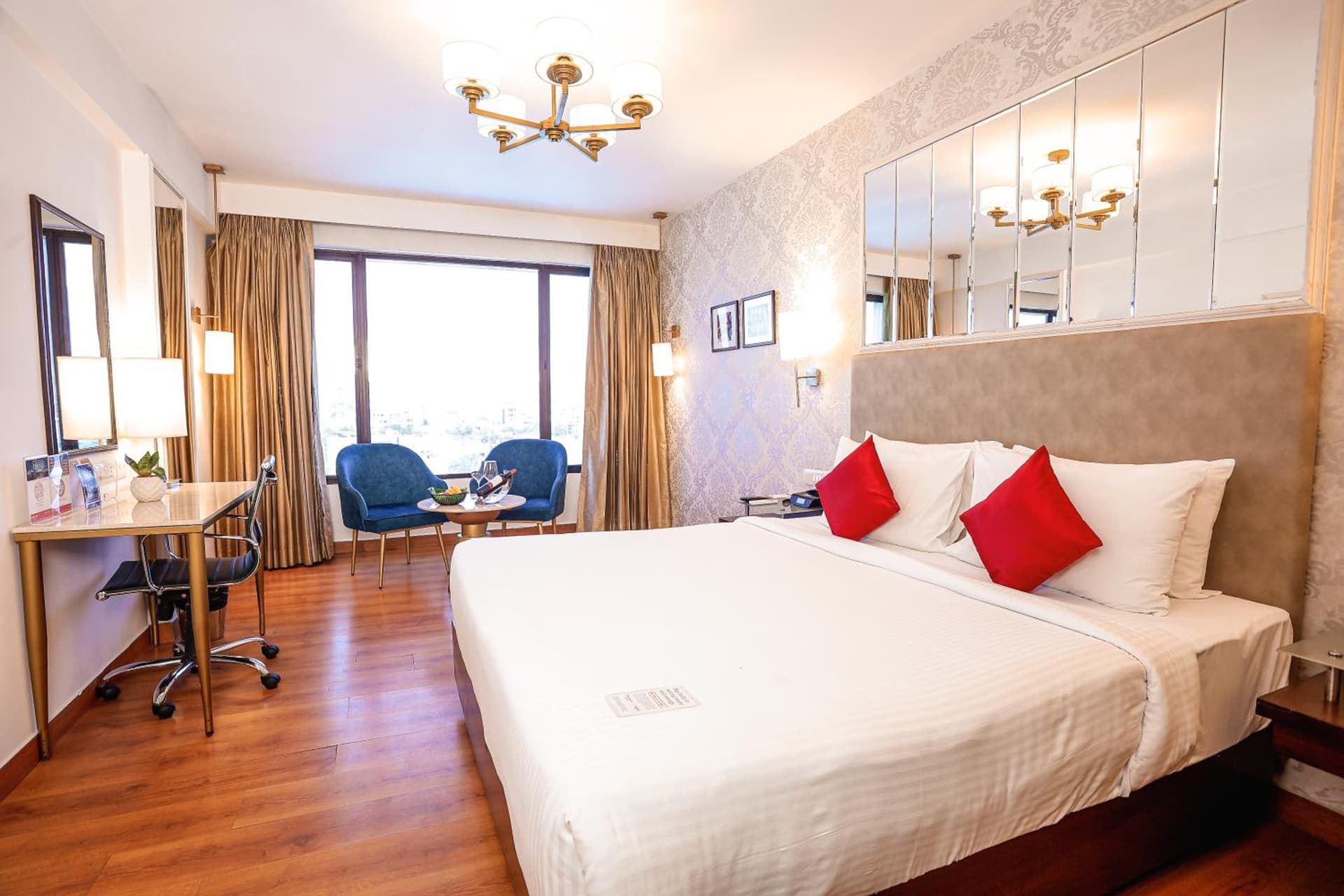 Premium King Bed Aravali View